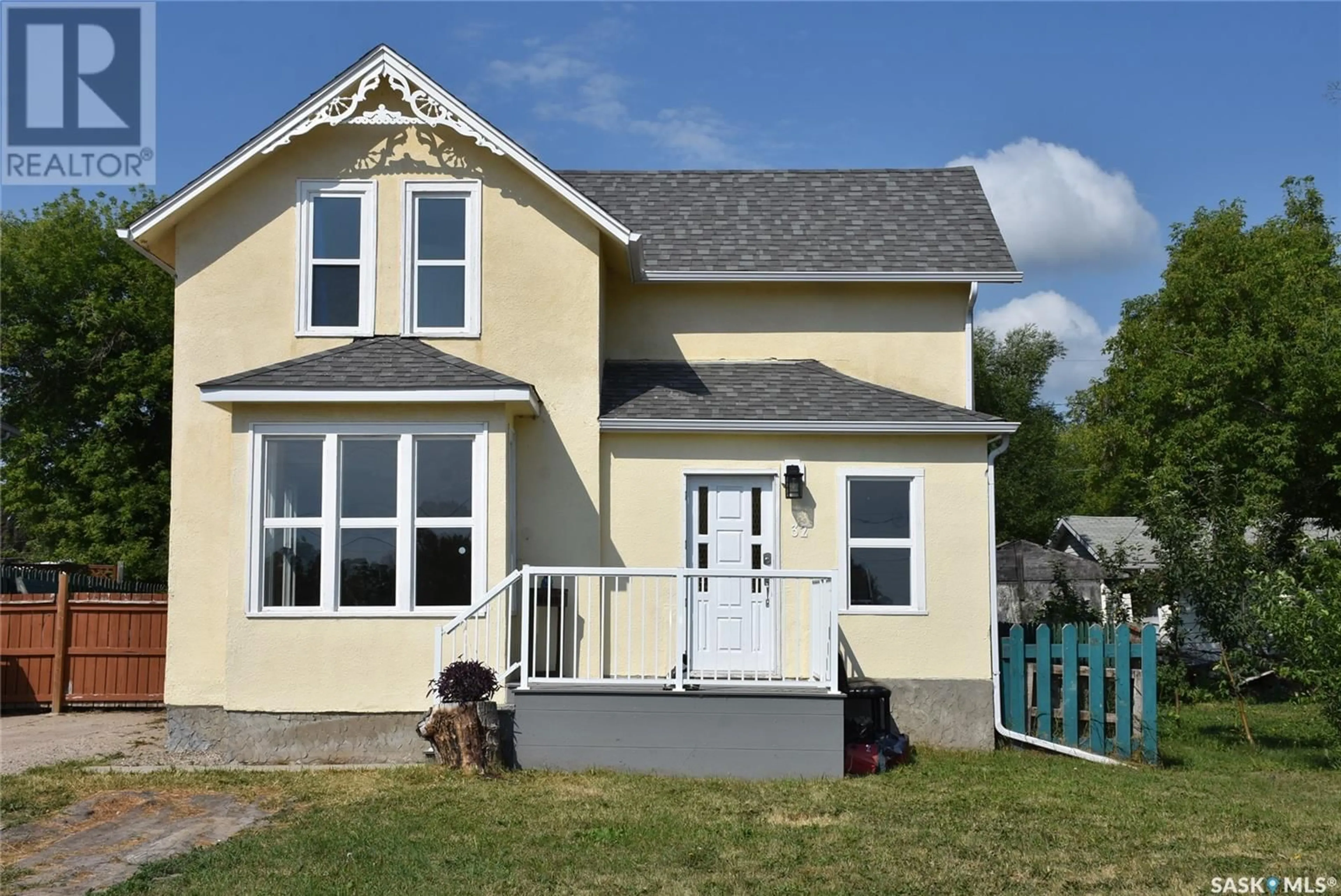 Cottage for 32 Prince Albert STREET, Qu'Appelle Saskatchewan S0G4A0