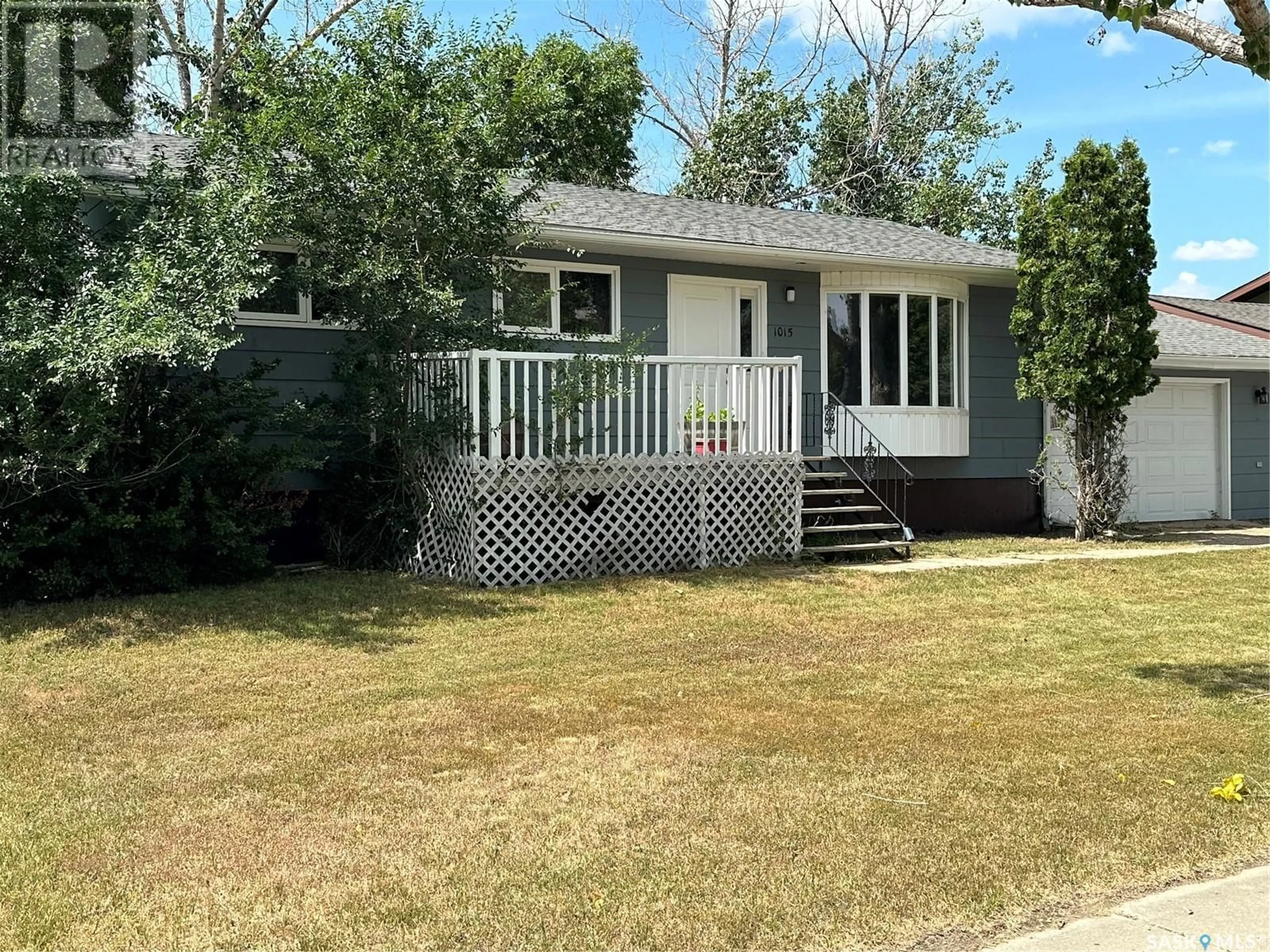 Frontside or backside of a home for 1015 6th STREET, Rosetown Saskatchewan S0L2V0