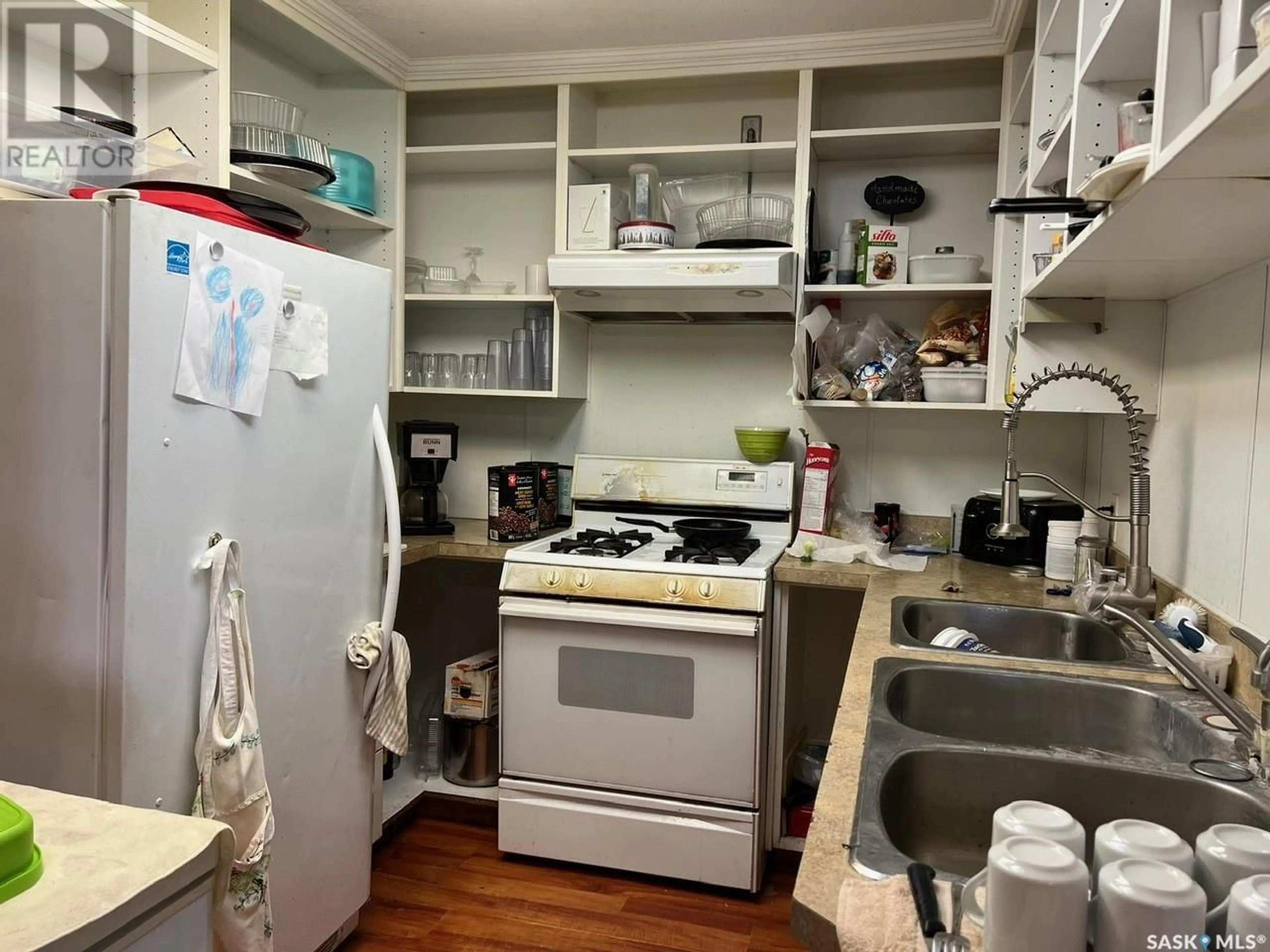 Standard kitchen, unknown for 217 RAILWAY AVENUE, Hafford Saskatchewan S0J1A0