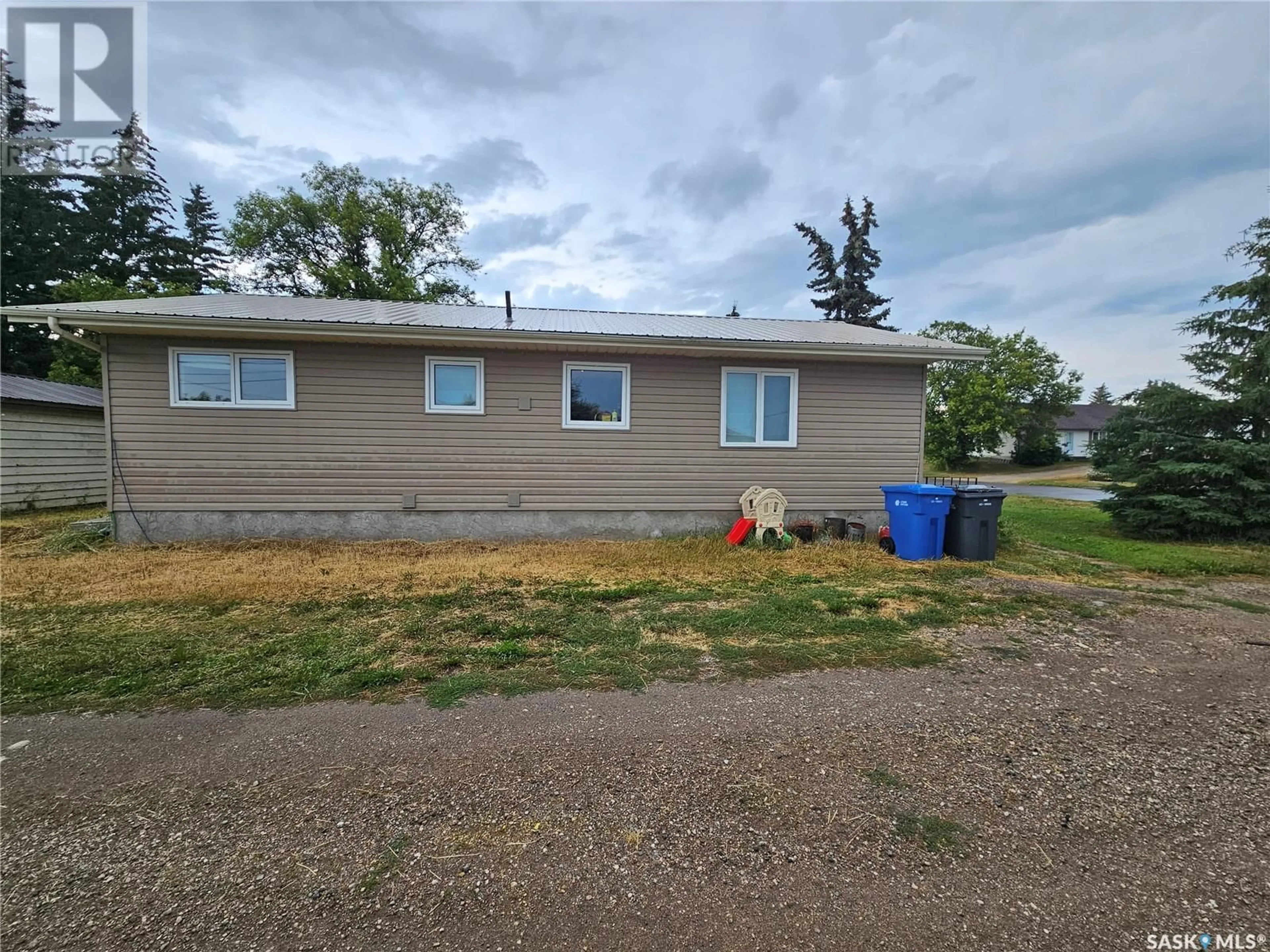 Frontside or backside of a home for 100 Alexander STREET, Wawota Saskatchewan S0G5A0