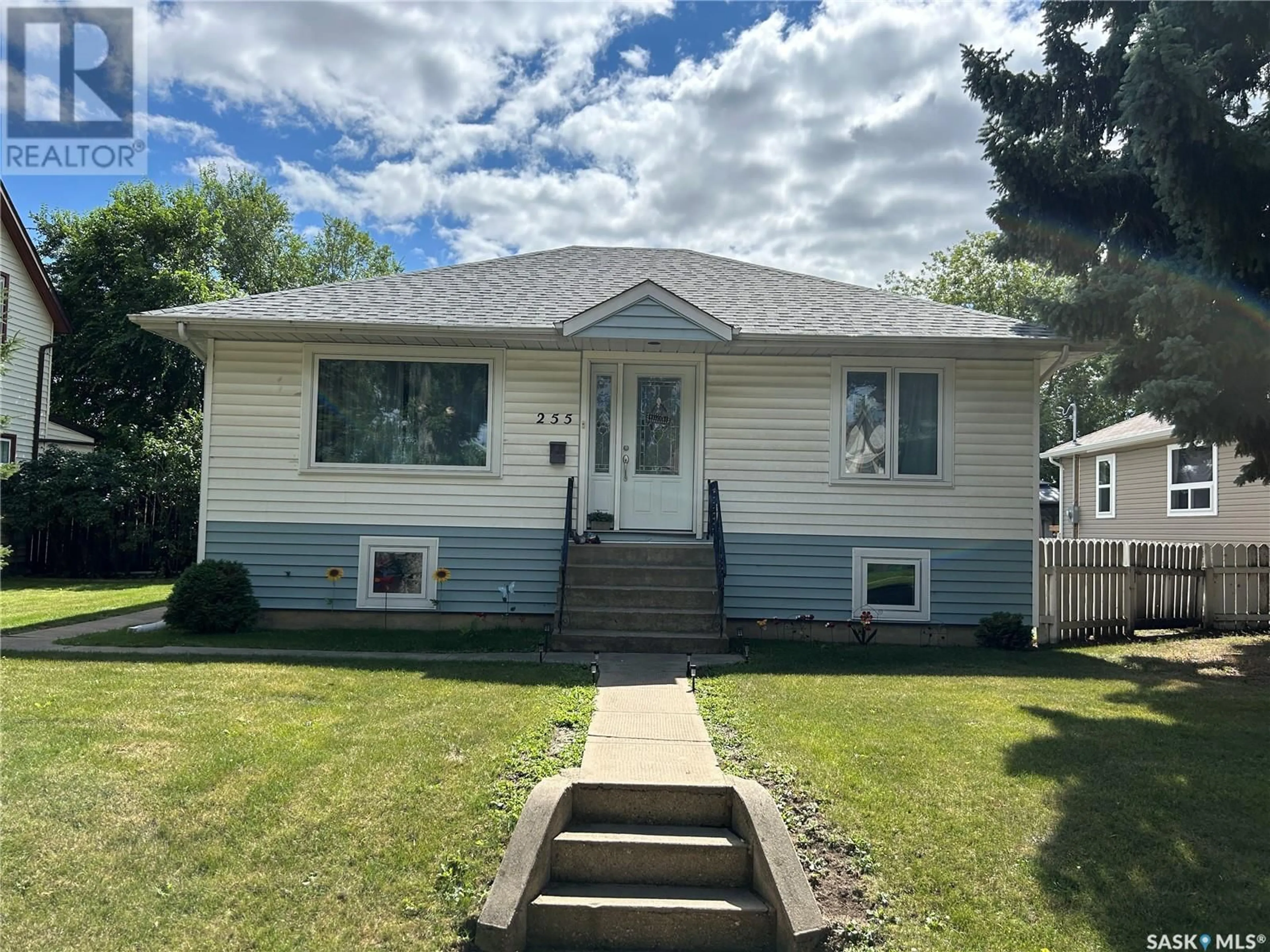 Frontside or backside of a home for 255 21st STREET W, Prince Albert Saskatchewan S6V4J1