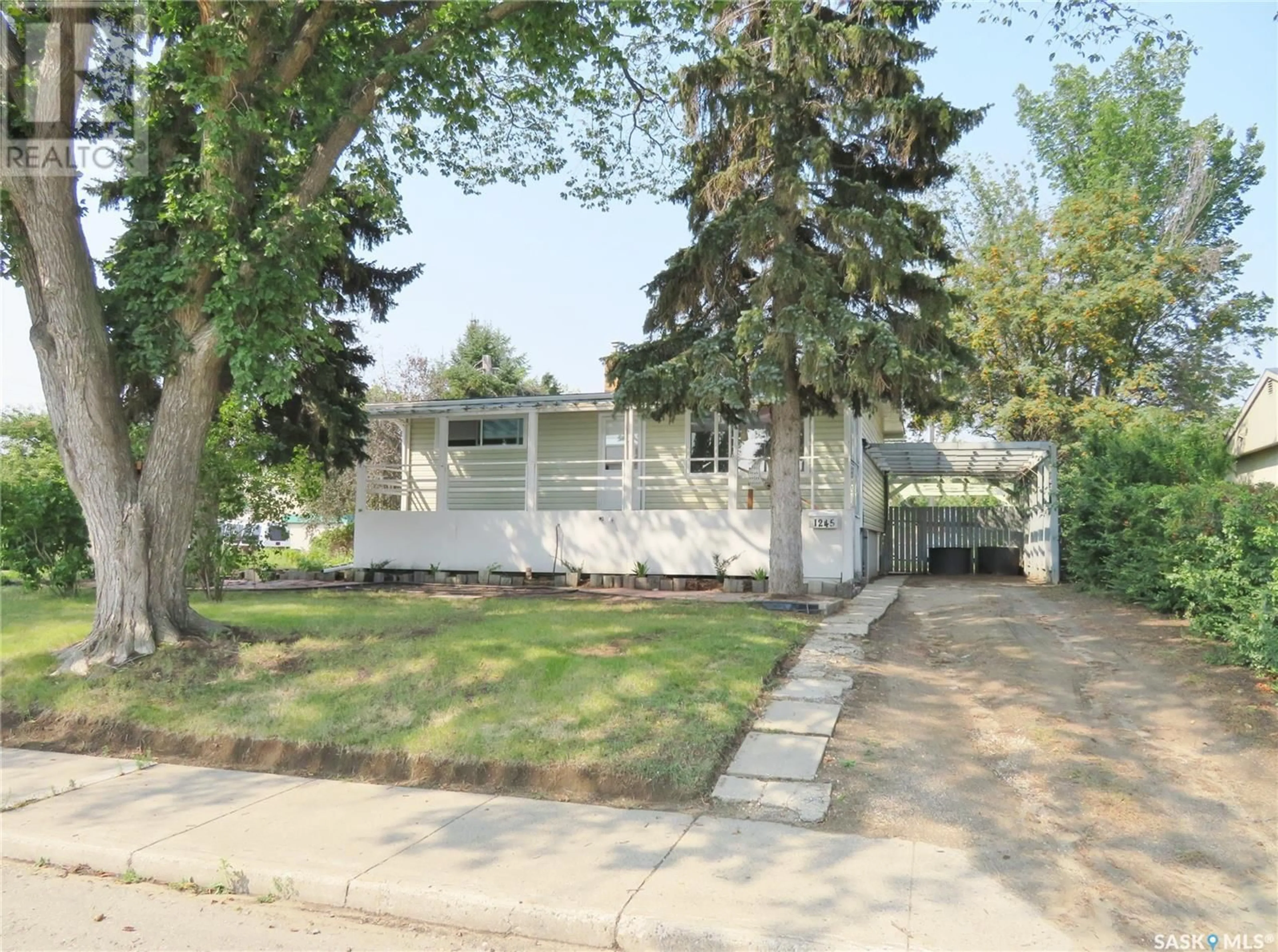 Frontside or backside of a home for 1245 O AVENUE S, Saskatoon Saskatchewan S7M2T5