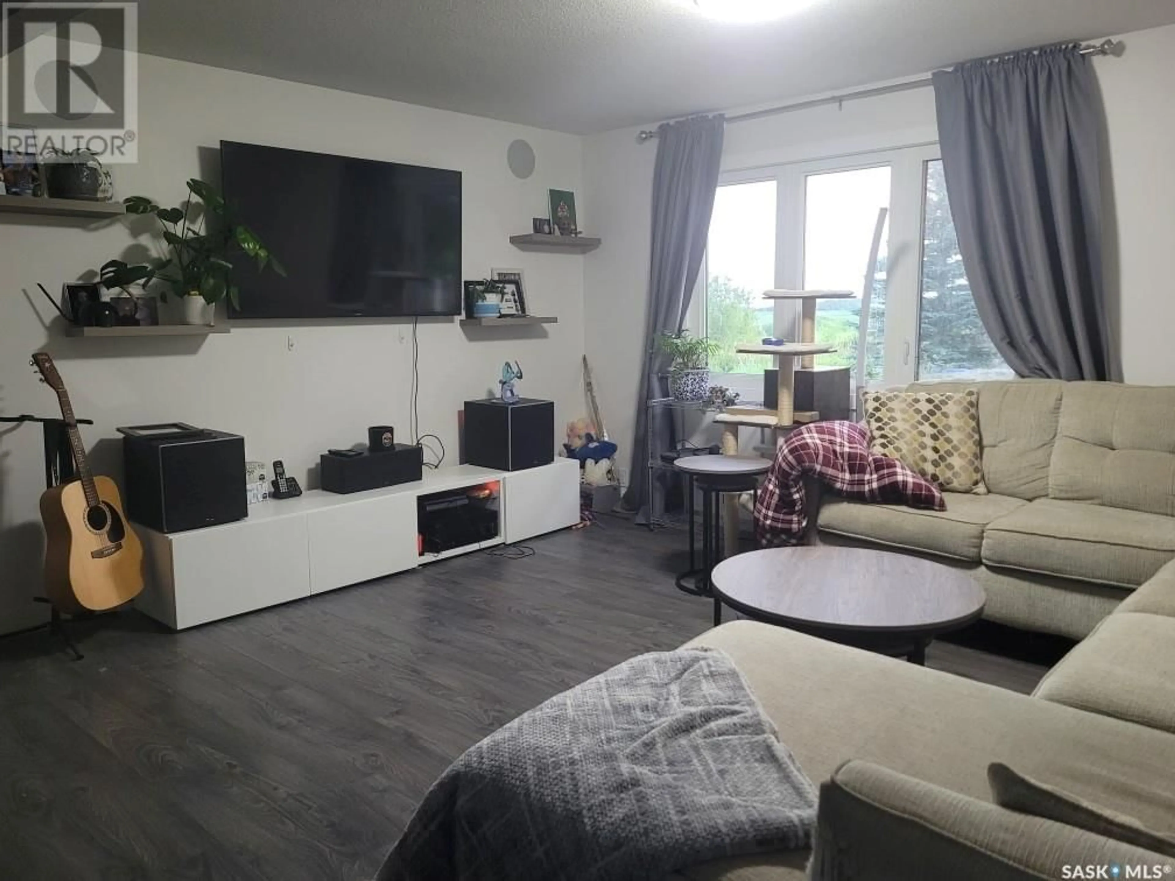 Living room for 112 Railway AVENUE, Mclean Saskatchewan S0G3E0