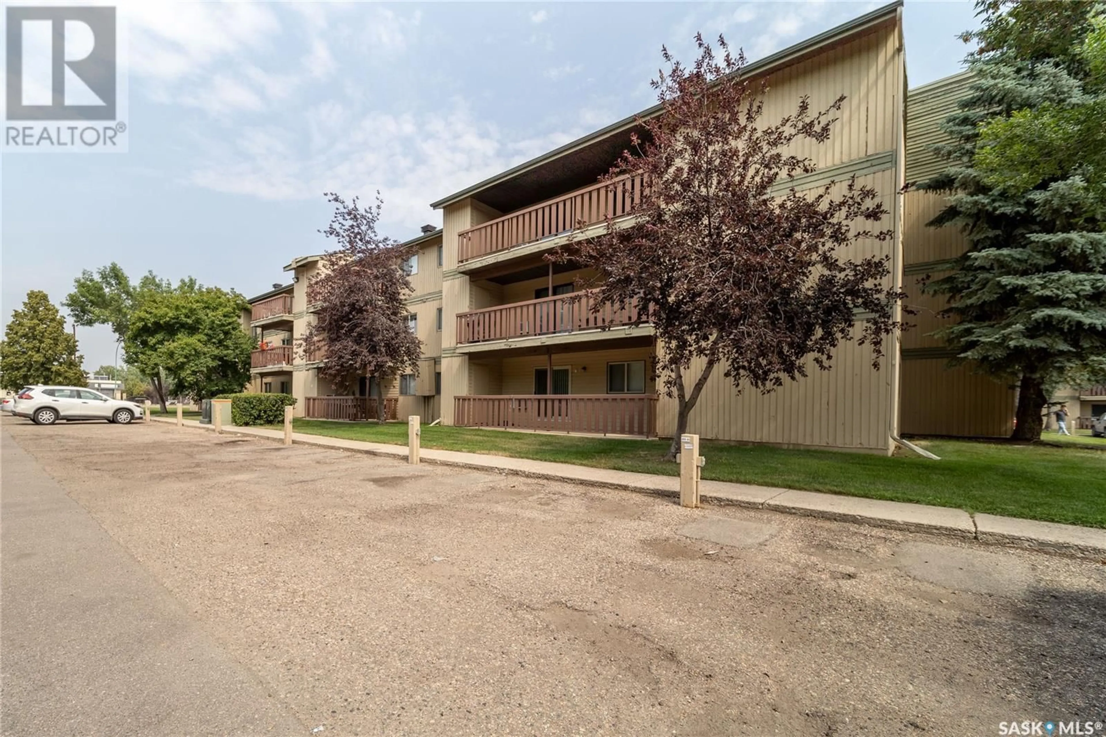 A pic from exterior of the house or condo for 307B 1121 McKercher DRIVE, Saskatoon Saskatchewan S7H5B8