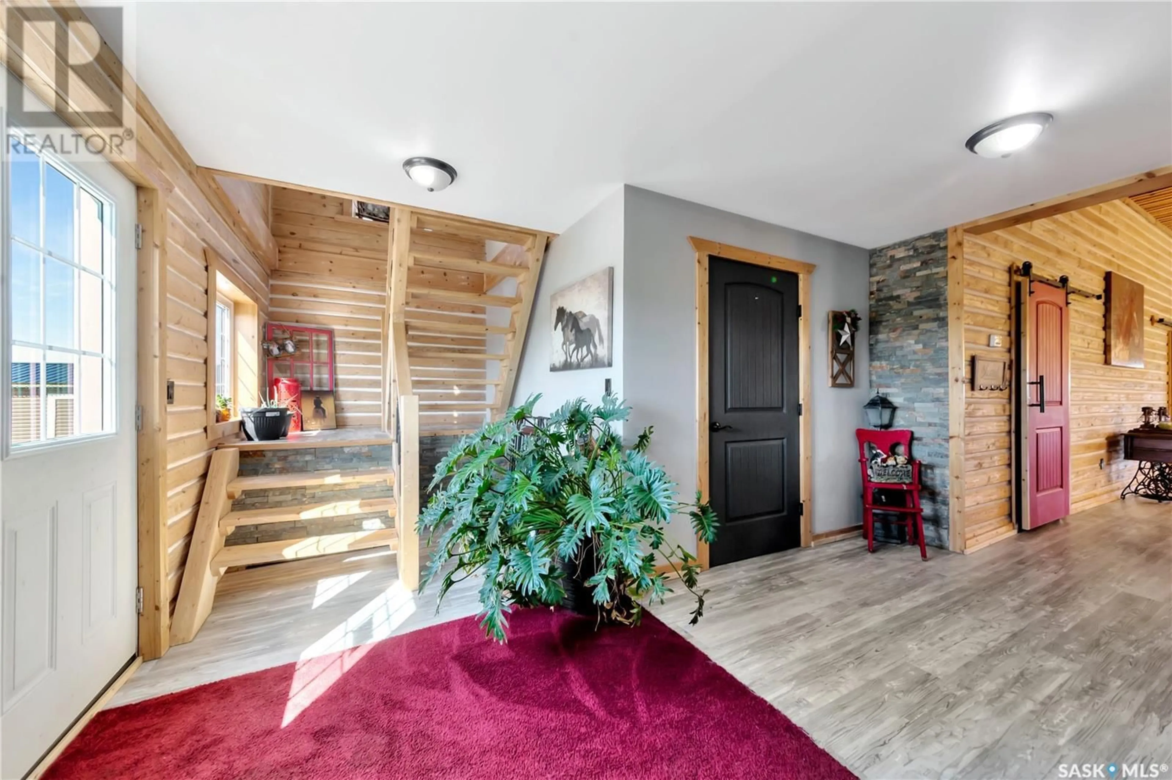 Indoor foyer for Manitou Lake Acreage, Manitou Lake Rm No. 442 Saskatchewan S0M1P0