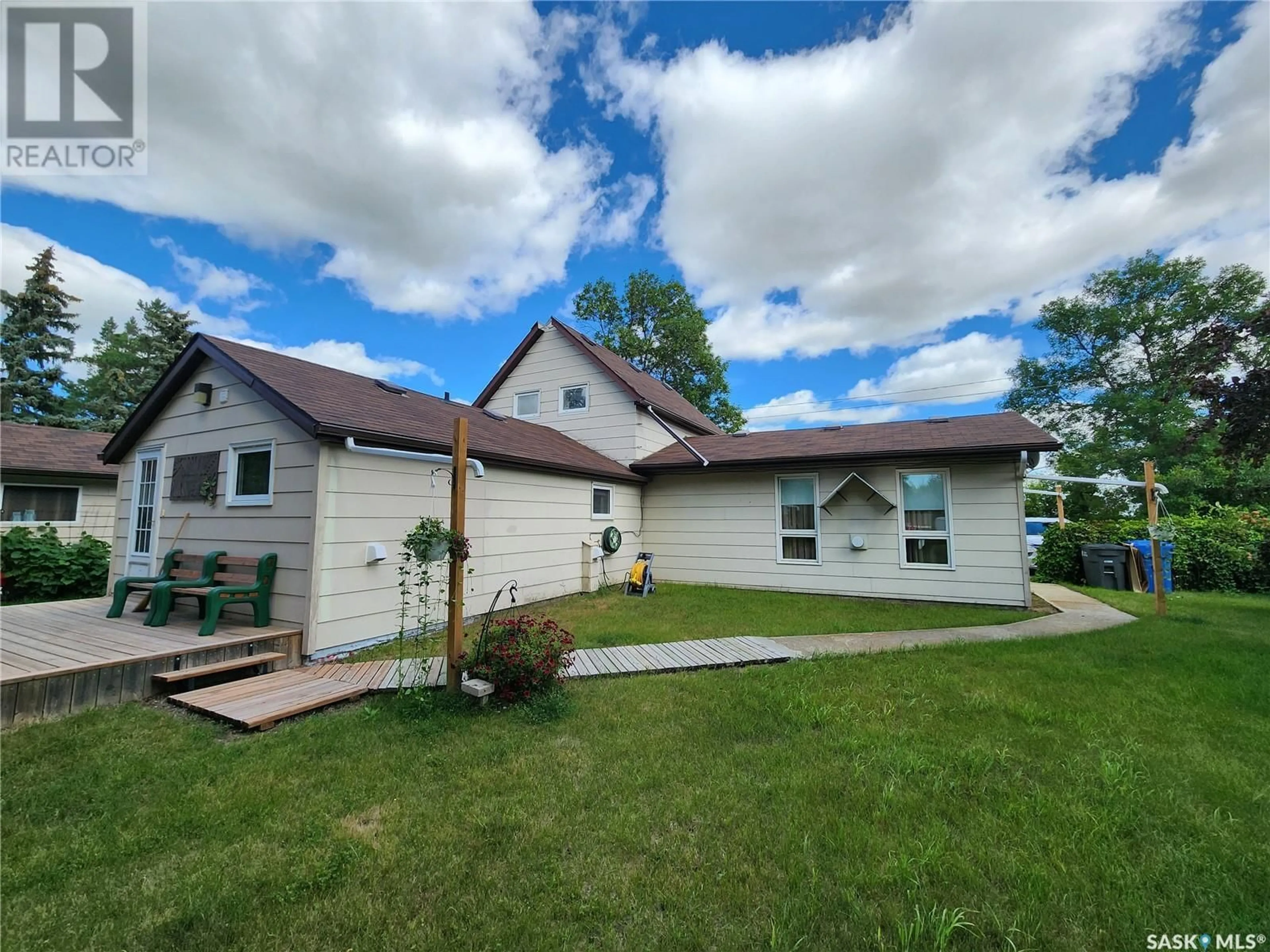 A pic from outside/outdoor area/front of a property/back of a property/a pic from drone, unknown for 207 GARNET STREET, Wolseley Saskatchewan S0G5H0