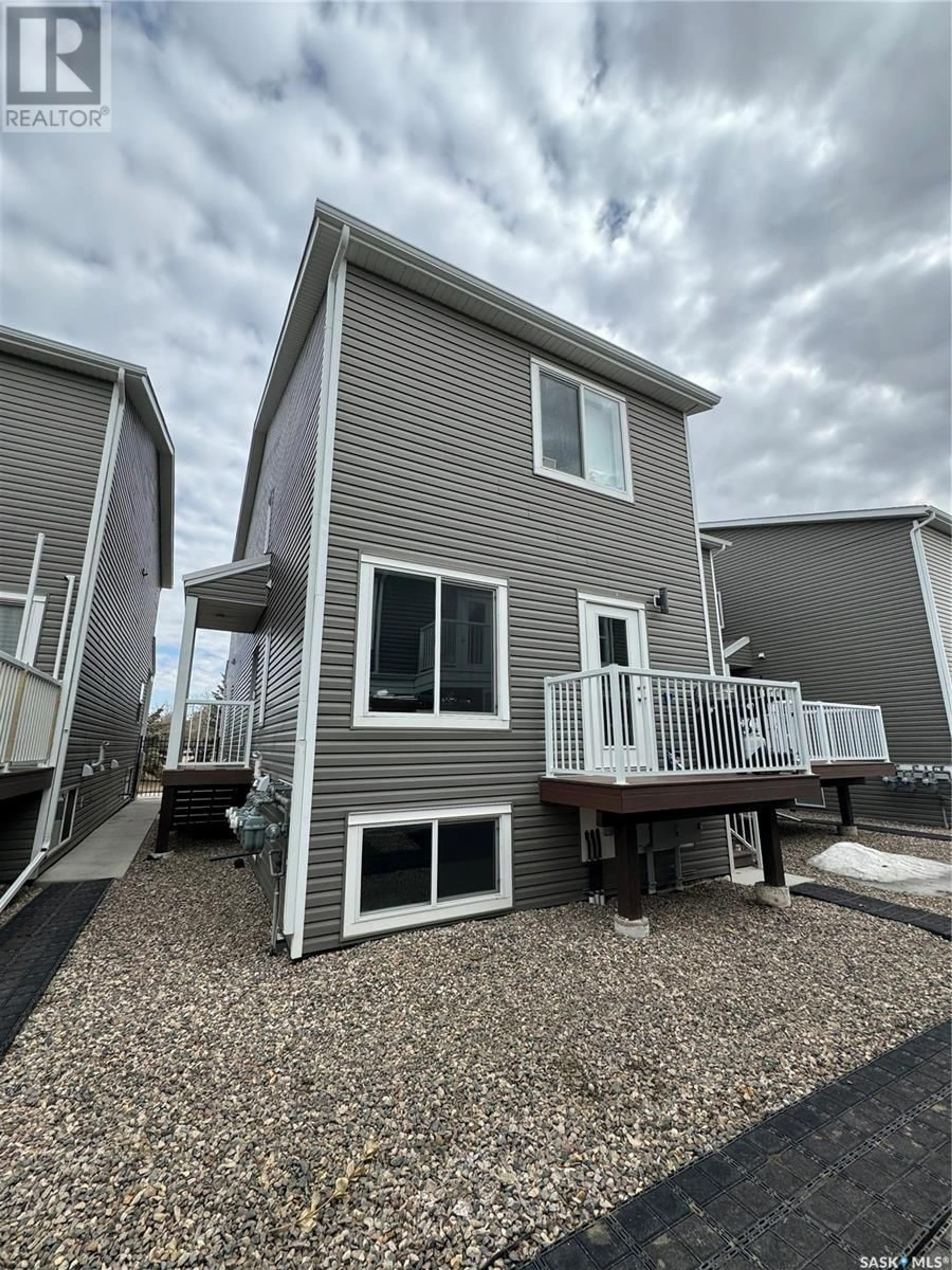 A pic from exterior of the house or condo for 443 L AVENUE S, Saskatoon Saskatchewan S7M5Y6