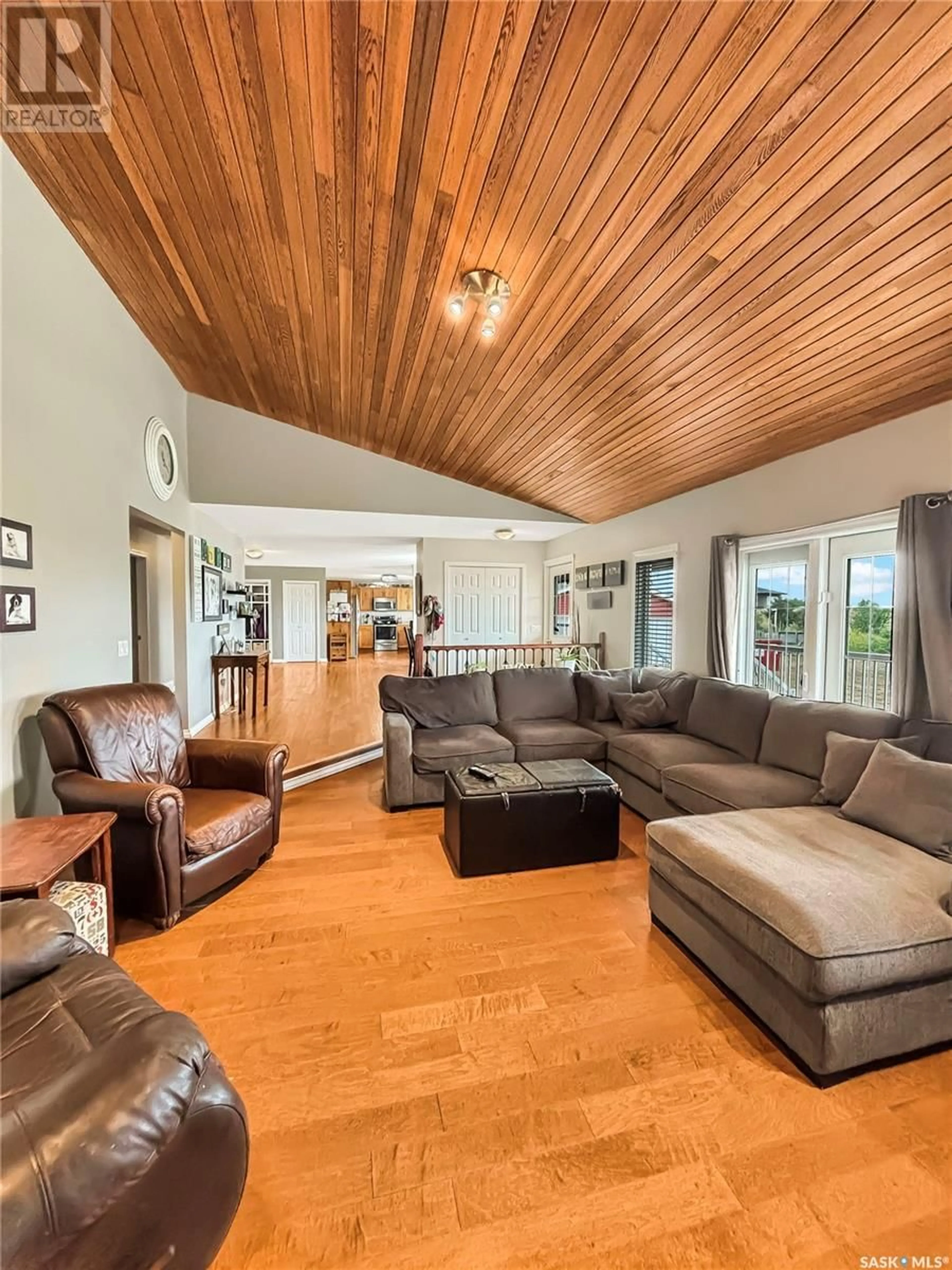 Living room for 4 Battle Ridge ESTATES, Battle River Rm No. 438 Saskatchewan S0M0E0