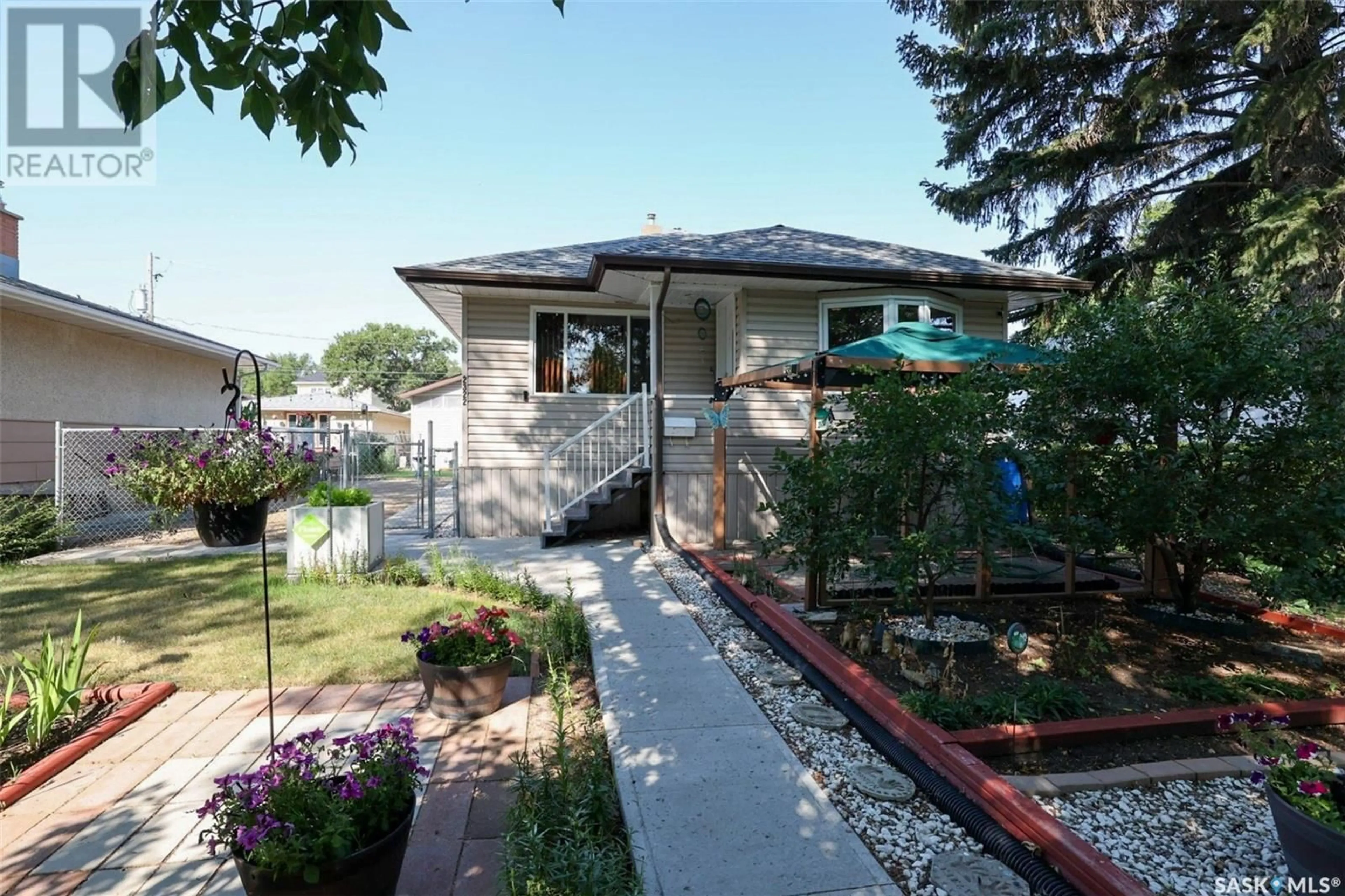 Outside view for 2322 MACKAY STREET, Regina Saskatchewan S4N2T1