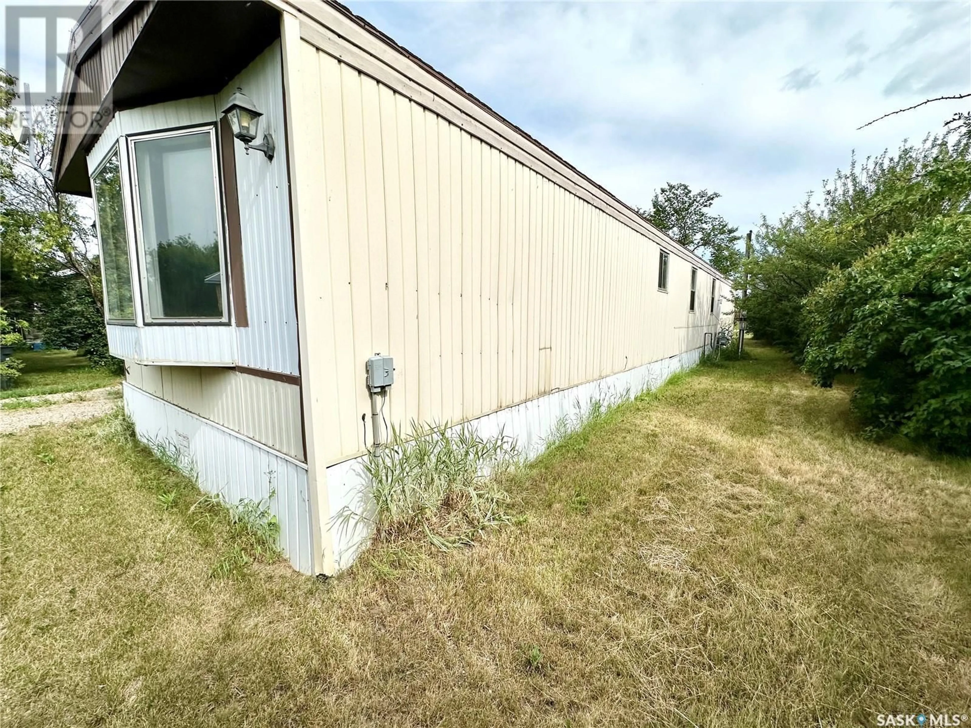 Frontside or backside of a home for 2300 Hall STREET, Halbrite Saskatchewan S0C1H0