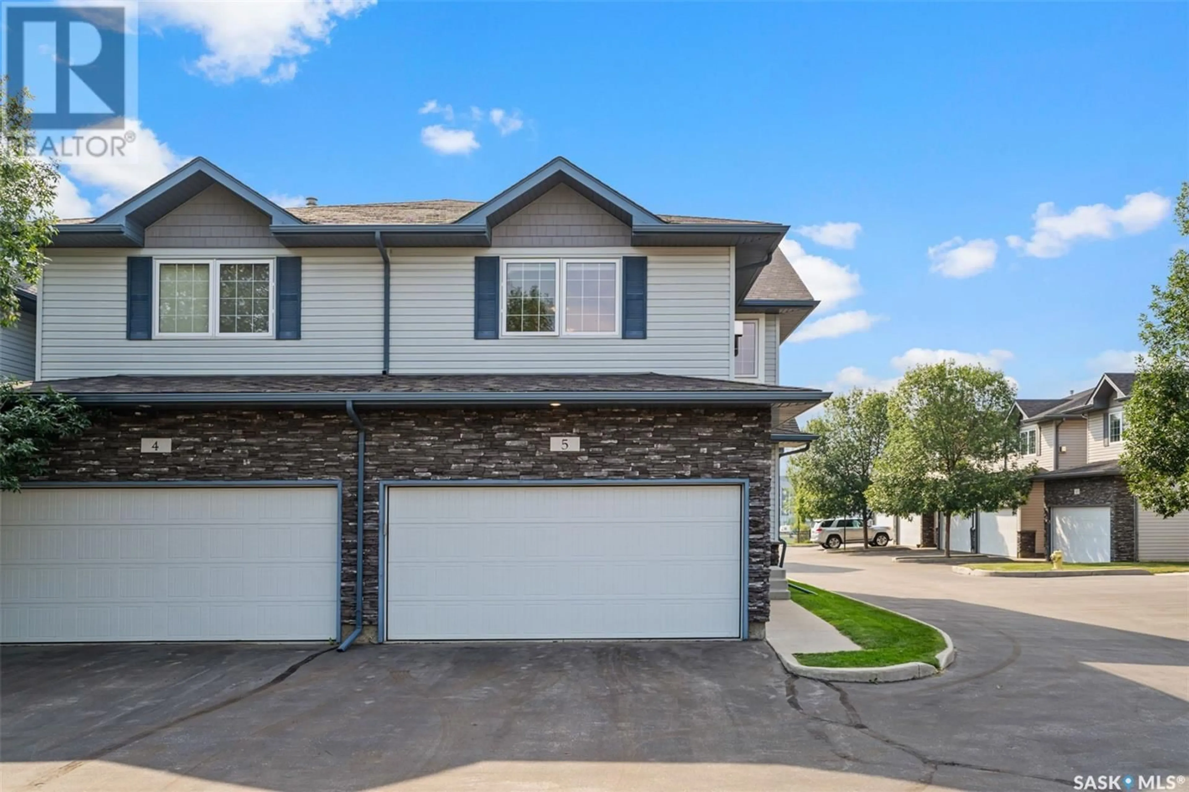 A pic from exterior of the house or condo for 5 110 Dulmage CRESCENT, Saskatoon Saskatchewan S7T0C7