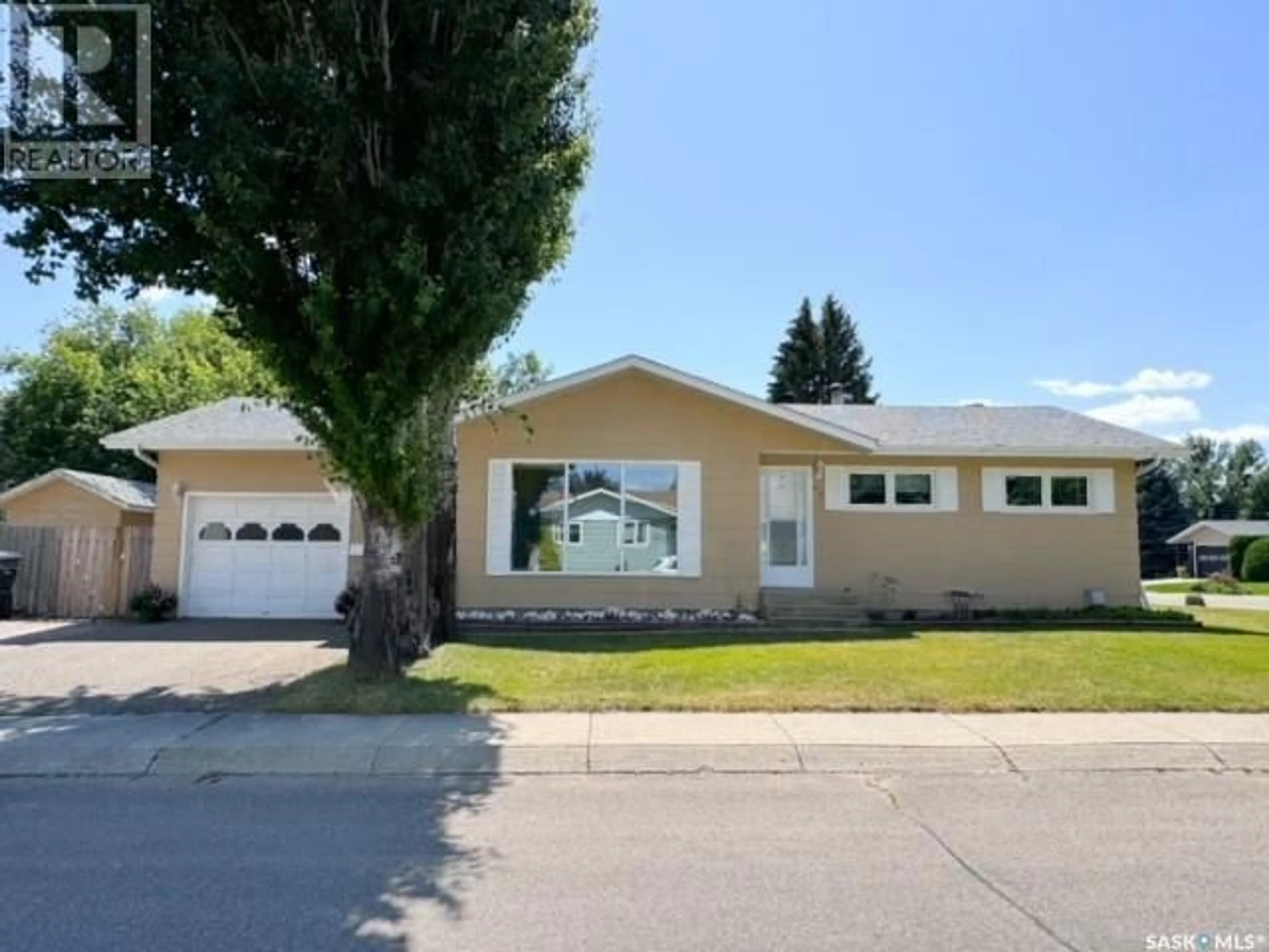 Frontside or backside of a home for 434 Colonel Otter DRIVE, Swift Current Saskatchewan S9H4P6