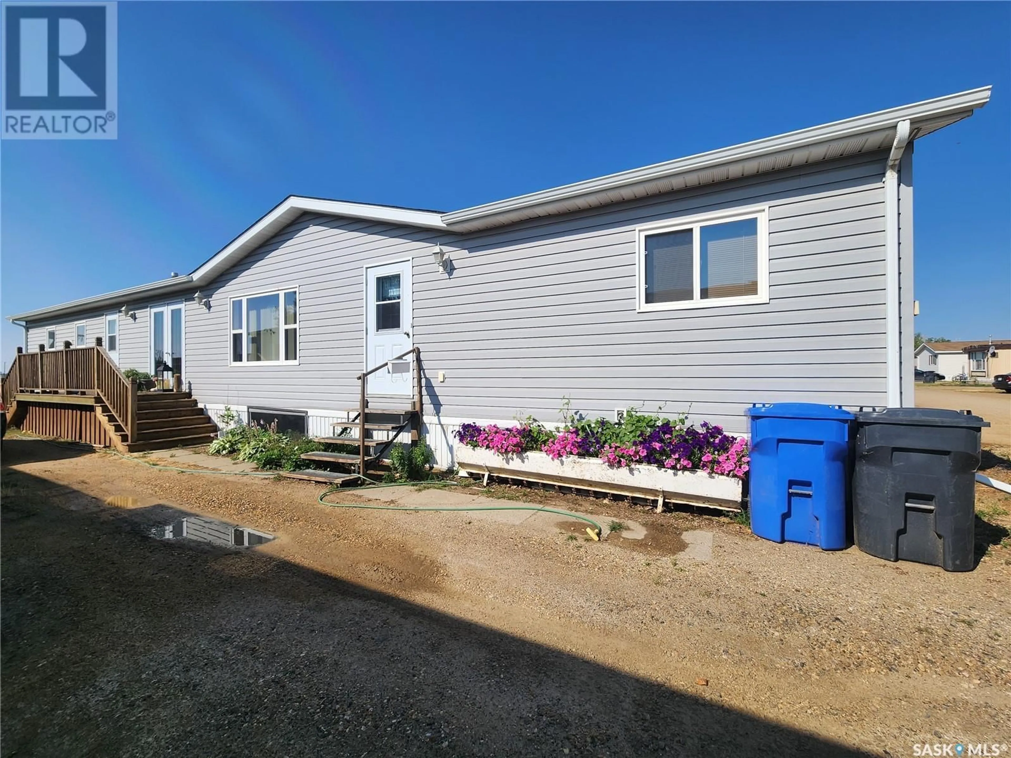 A pic from exterior of the house or condo for 46 106 1st AVENUE SW, Weyburn Saskatchewan S4H2J1