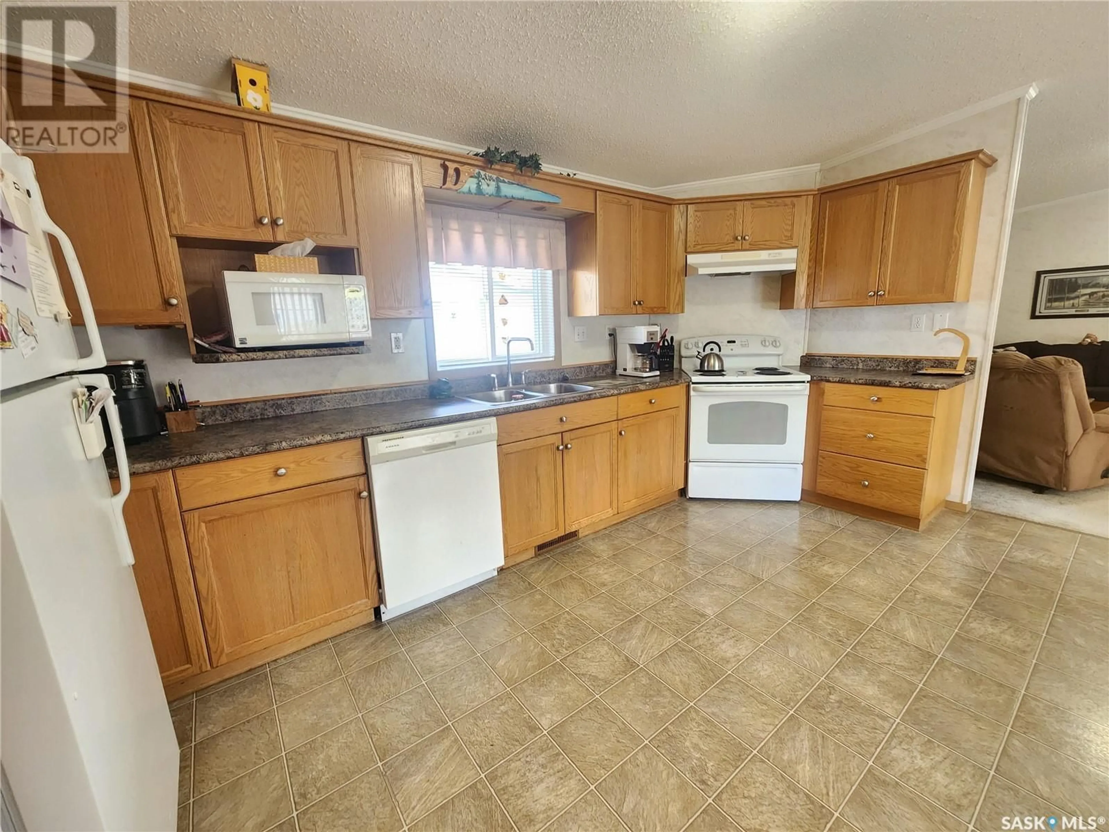 Kitchen for 46 106 1st AVENUE SW, Weyburn Saskatchewan S4H2J1