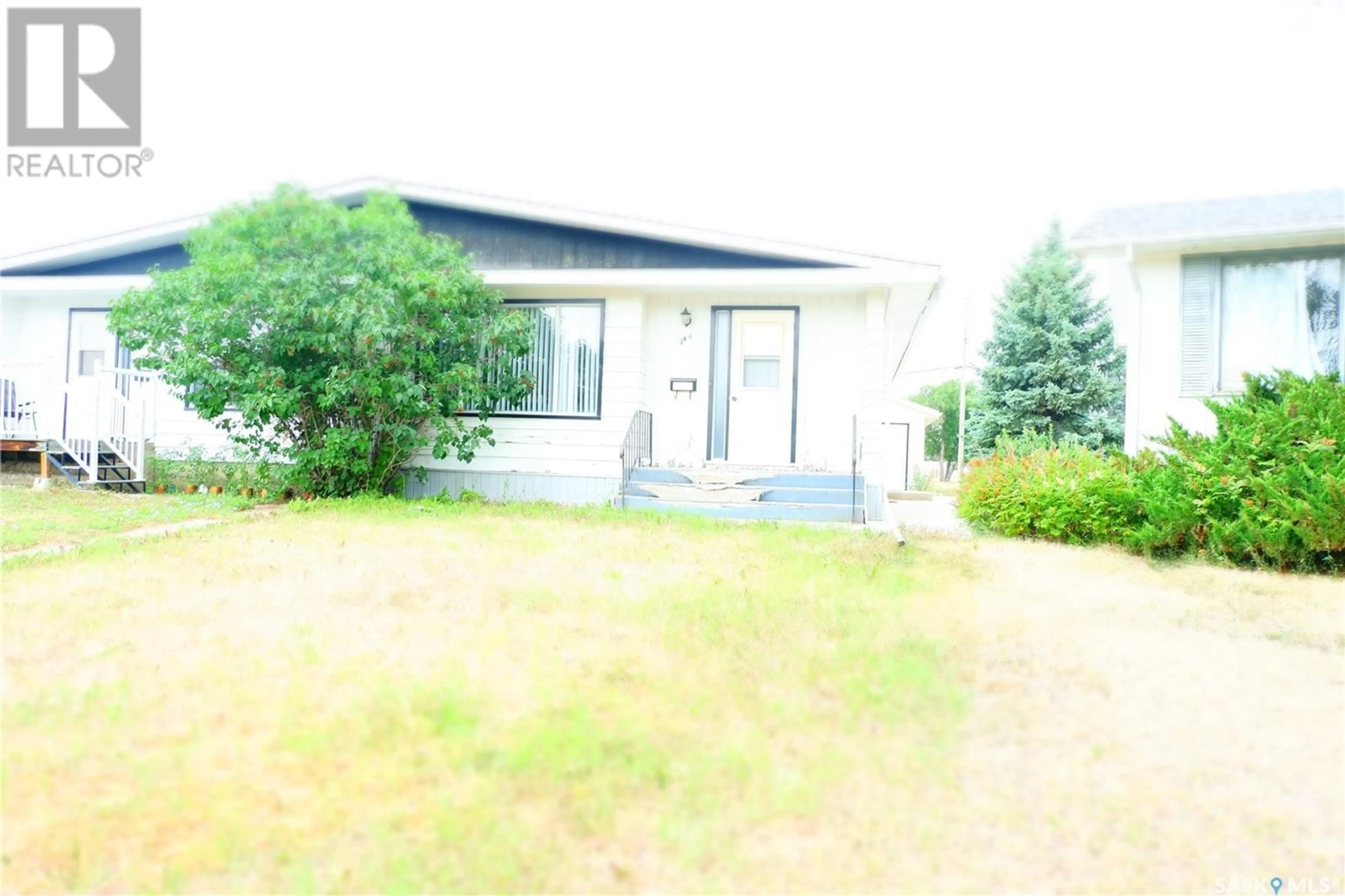 Outside view for 24B Kasper CRESCENT, Assiniboia Saskatchewan S0H0B0