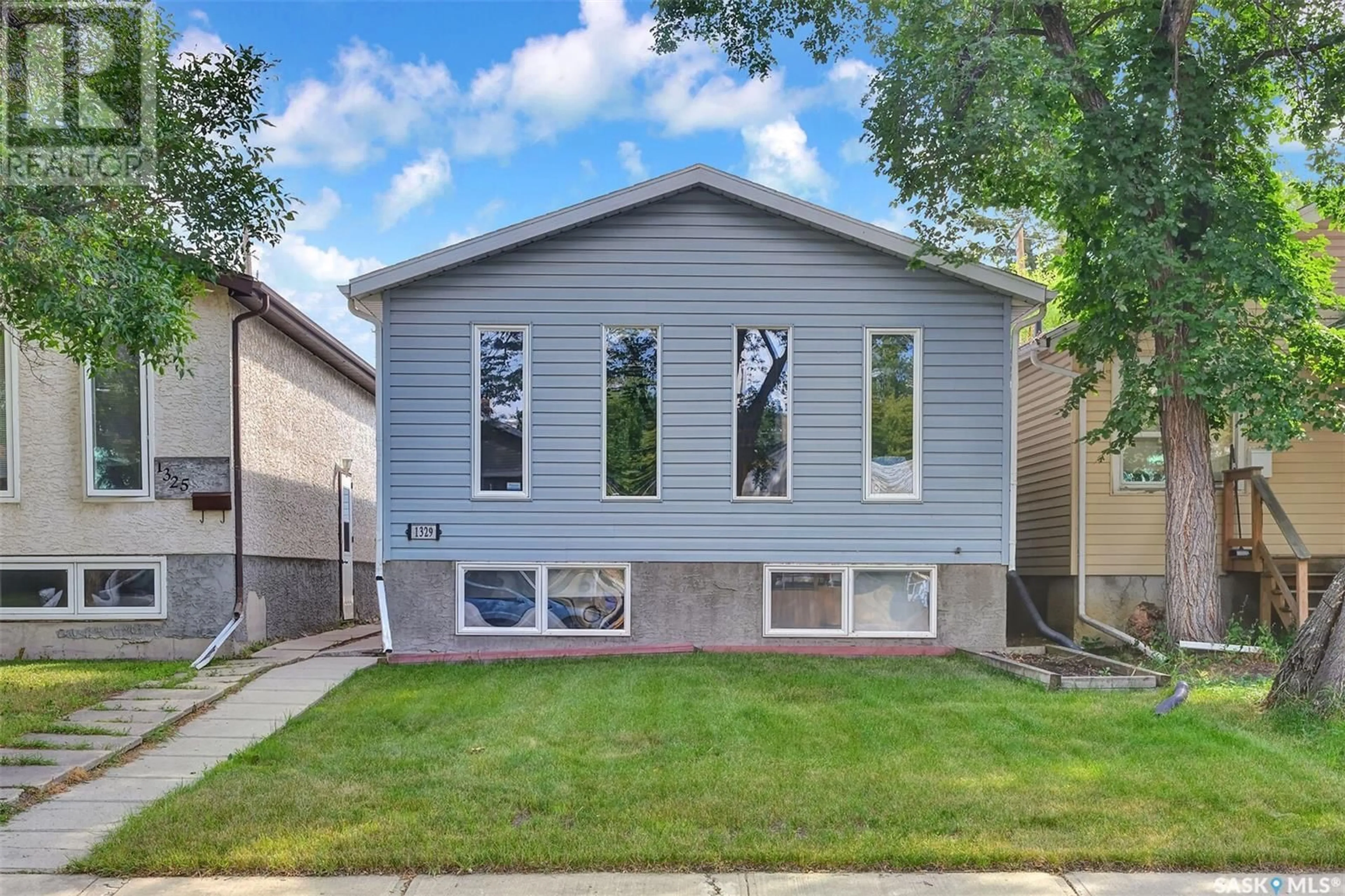 Frontside or backside of a home for 1329 Queen STREET, Regina Saskatchewan S4T4B7