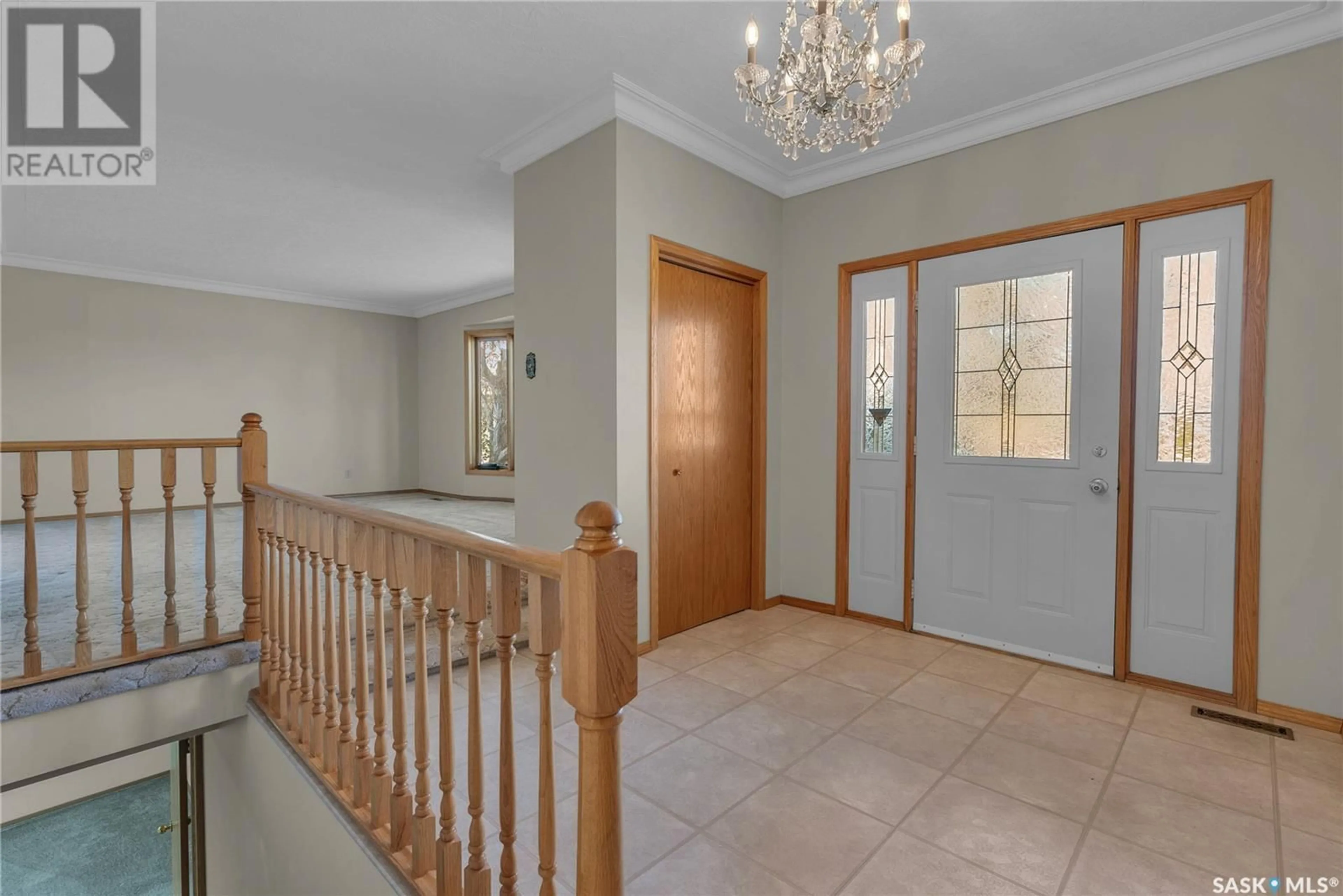 Indoor foyer for 443 Whiteswan DRIVE, Saskatoon Saskatchewan S7K5R3