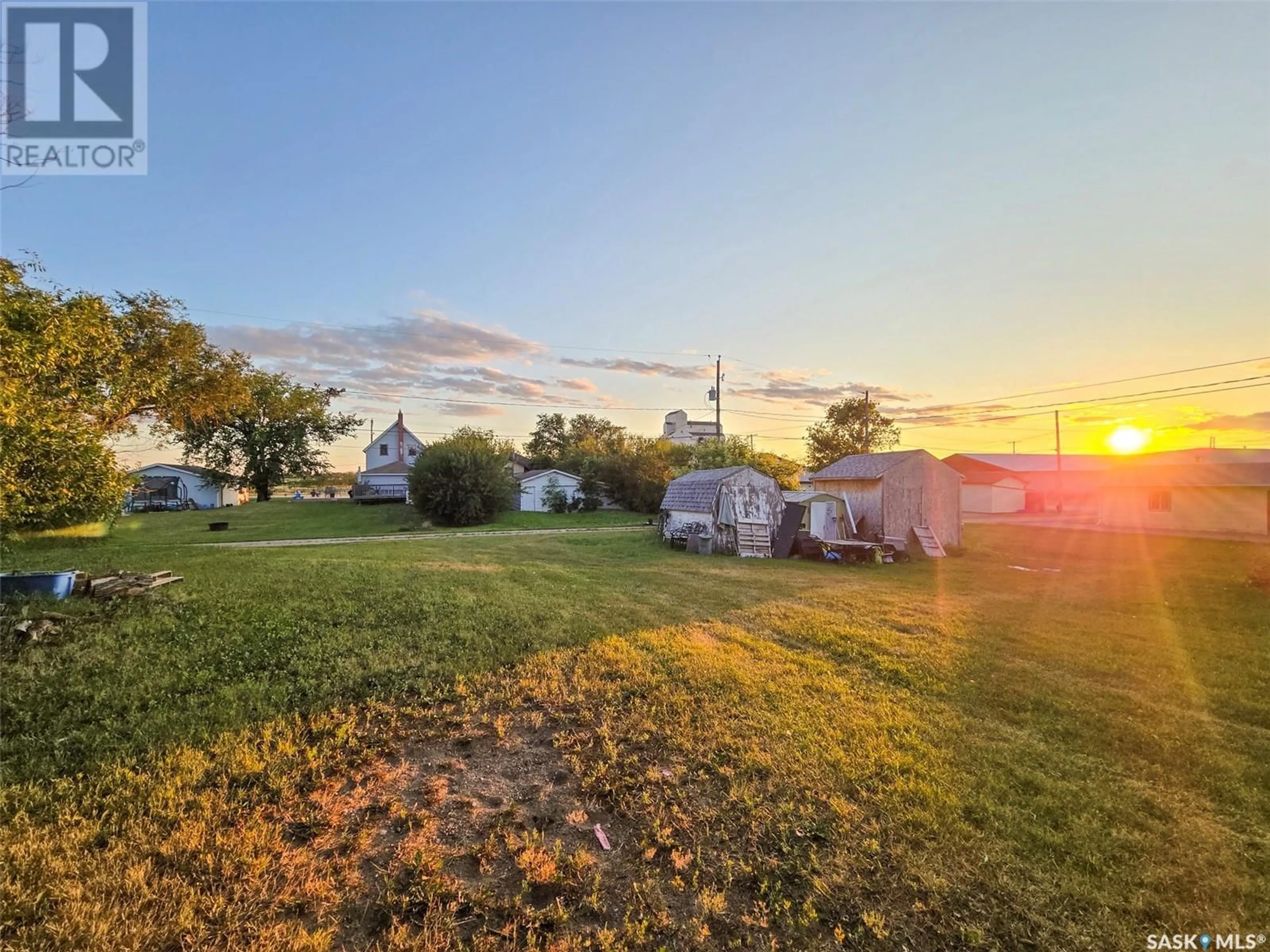 Fenced yard for 110 2nd AVENUE, Young Saskatchewan S0K4Y0