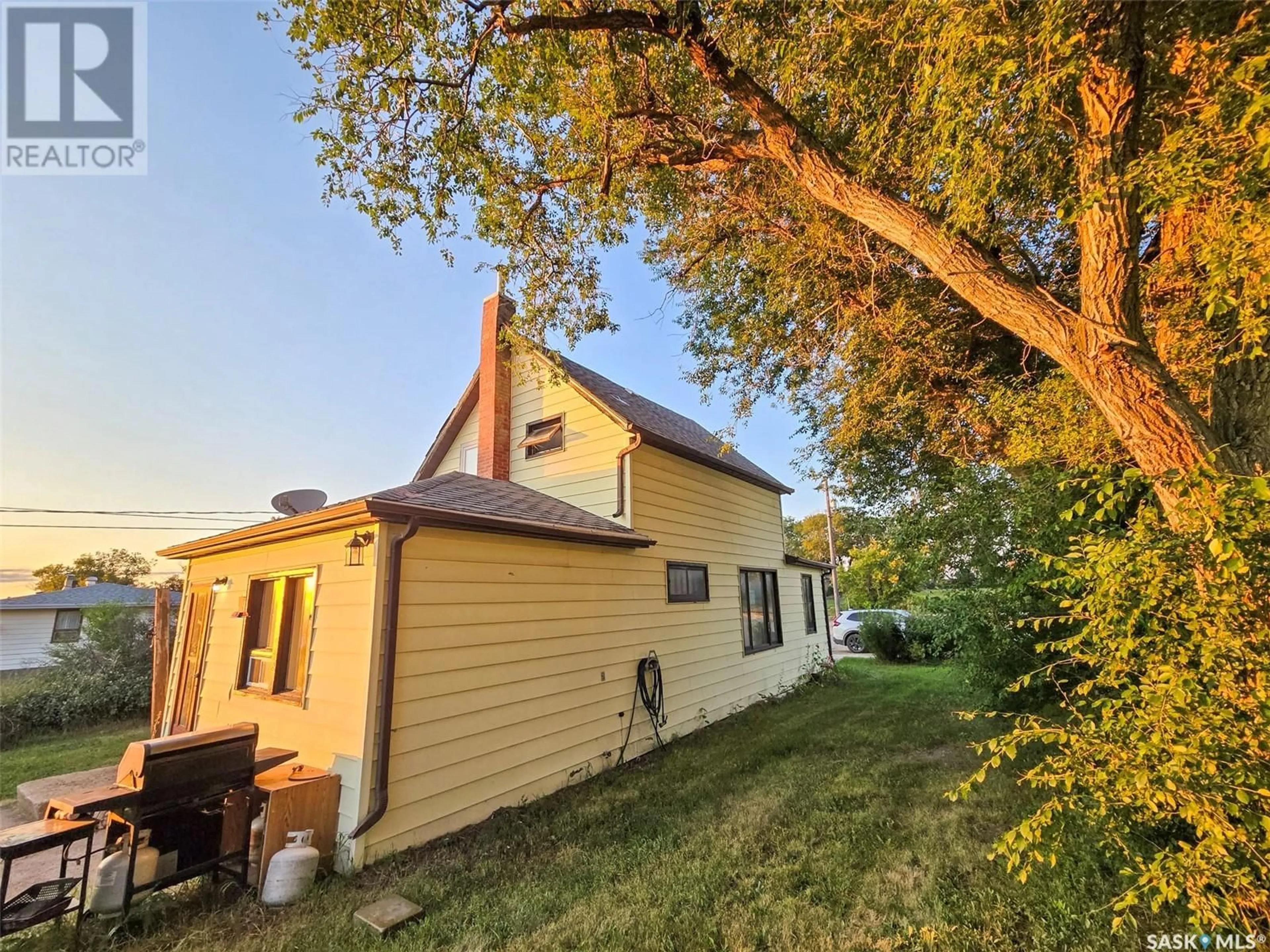 A pic from exterior of the house or condo, cottage for 110 2nd AVENUE, Young Saskatchewan S0K4Y0