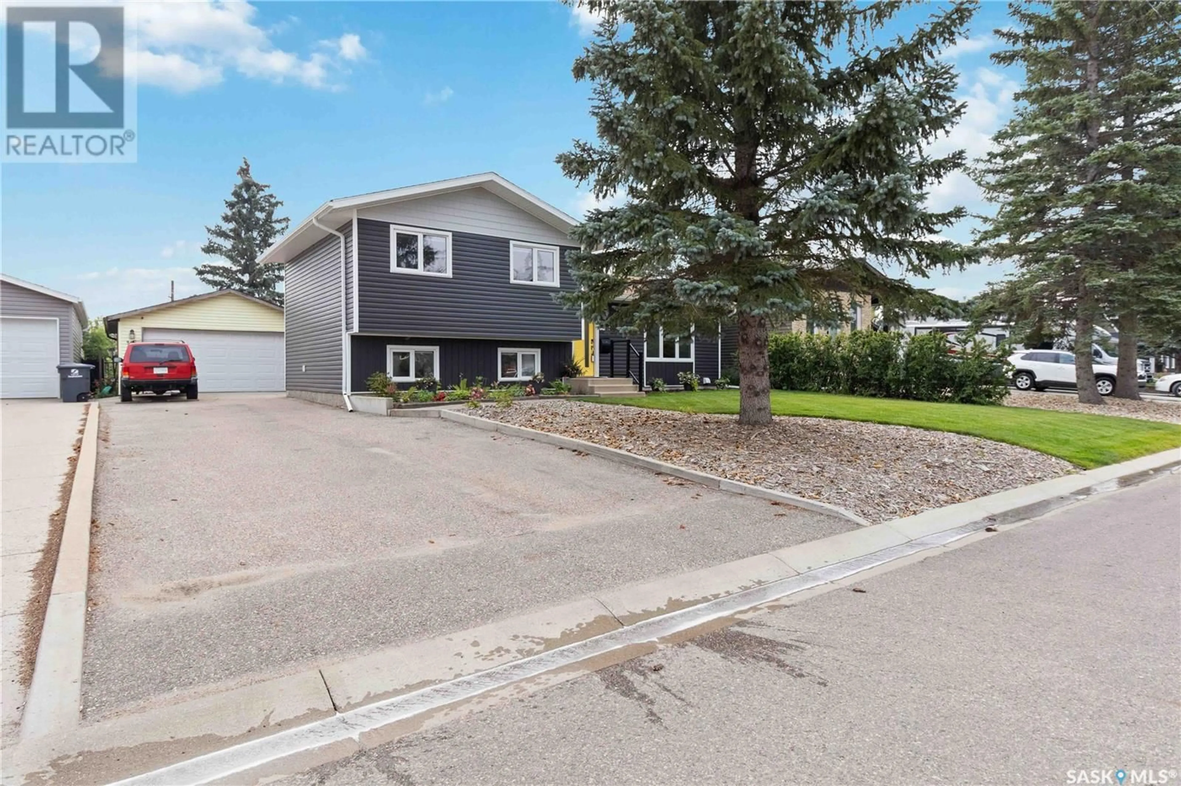 A pic from exterior of the house or condo for 3431 Cassino AVENUE, Saskatoon Saskatchewan S7M5E9