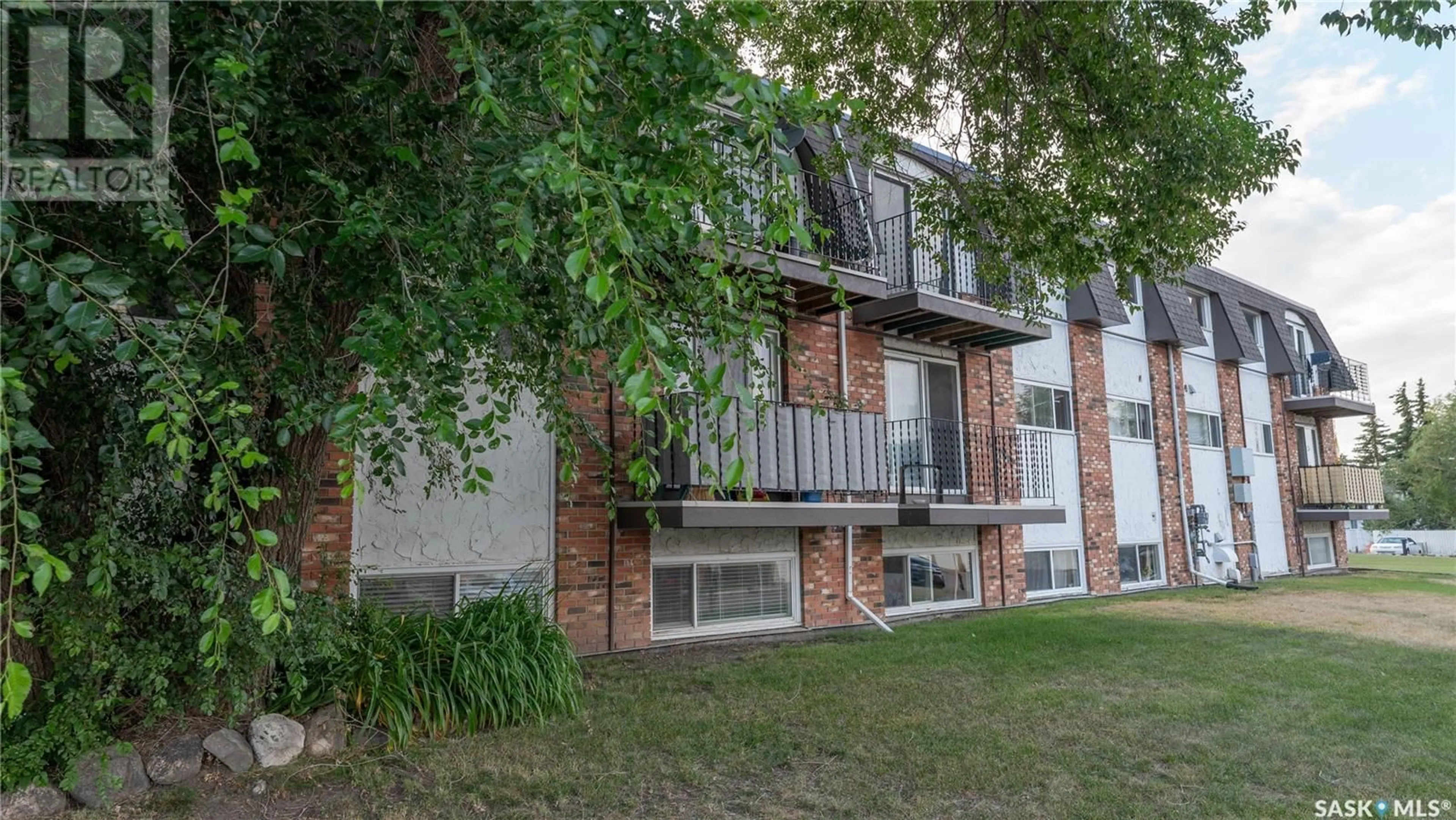 A pic from exterior of the house or condo for 19 3625 Chaben PLACE, Saskatoon Saskatchewan S7H4E9