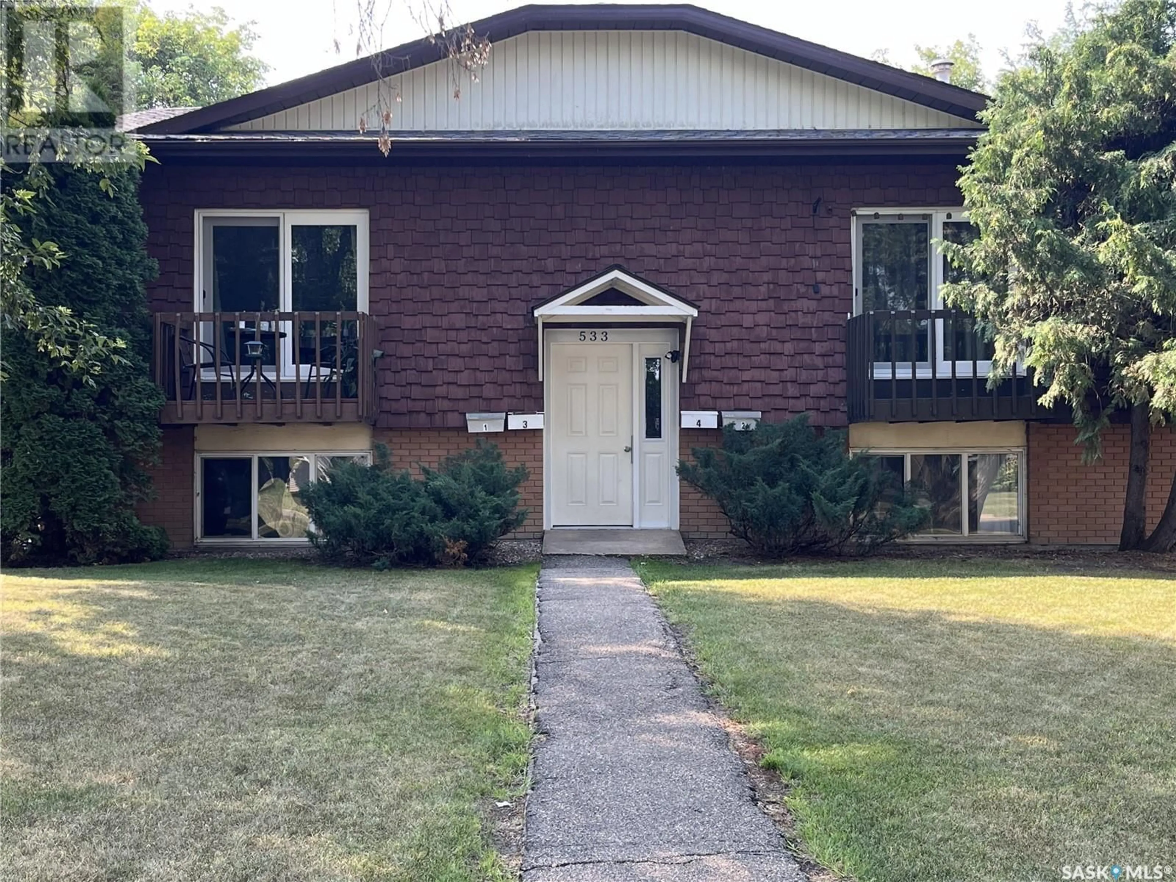 Outside view for 533 27th STREET E, Prince Albert Saskatchewan S6V1W5