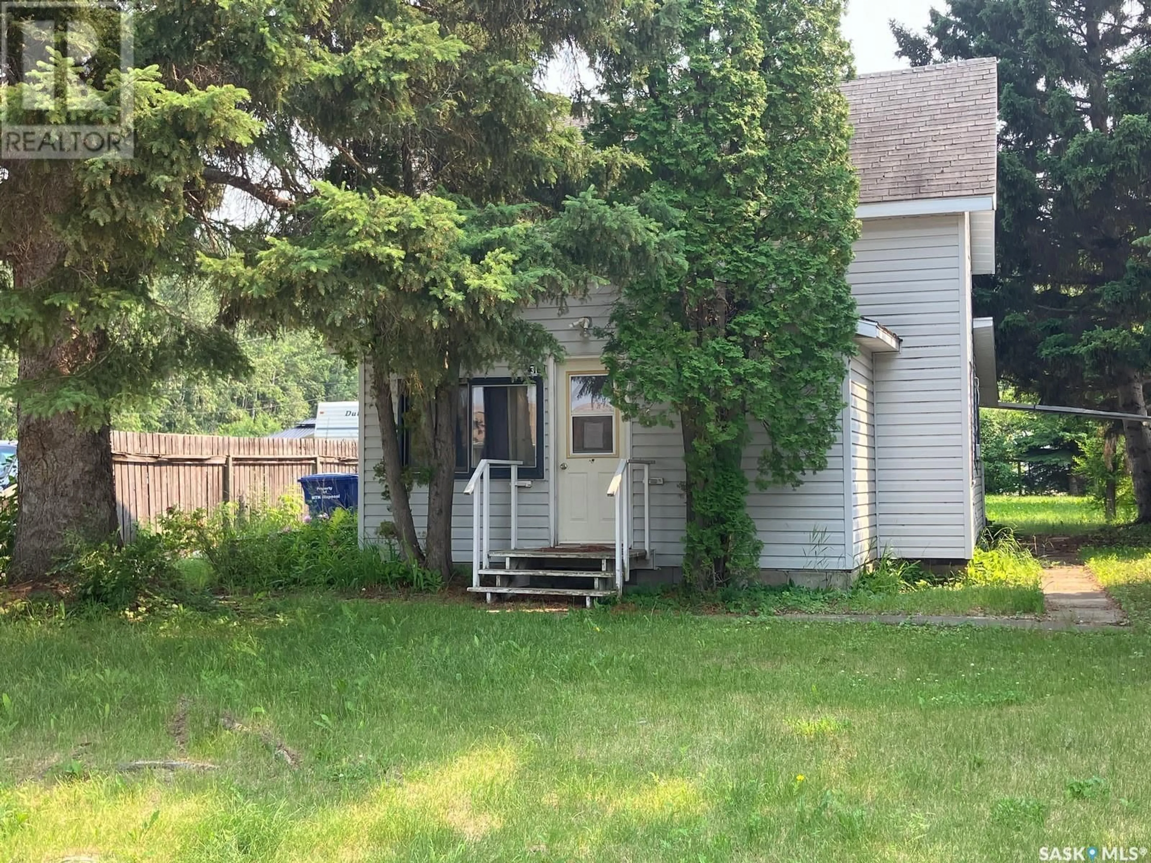 A pic from exterior of the house or condo for 314 6th AVENUE E, Nipawin Saskatchewan S0E1E0