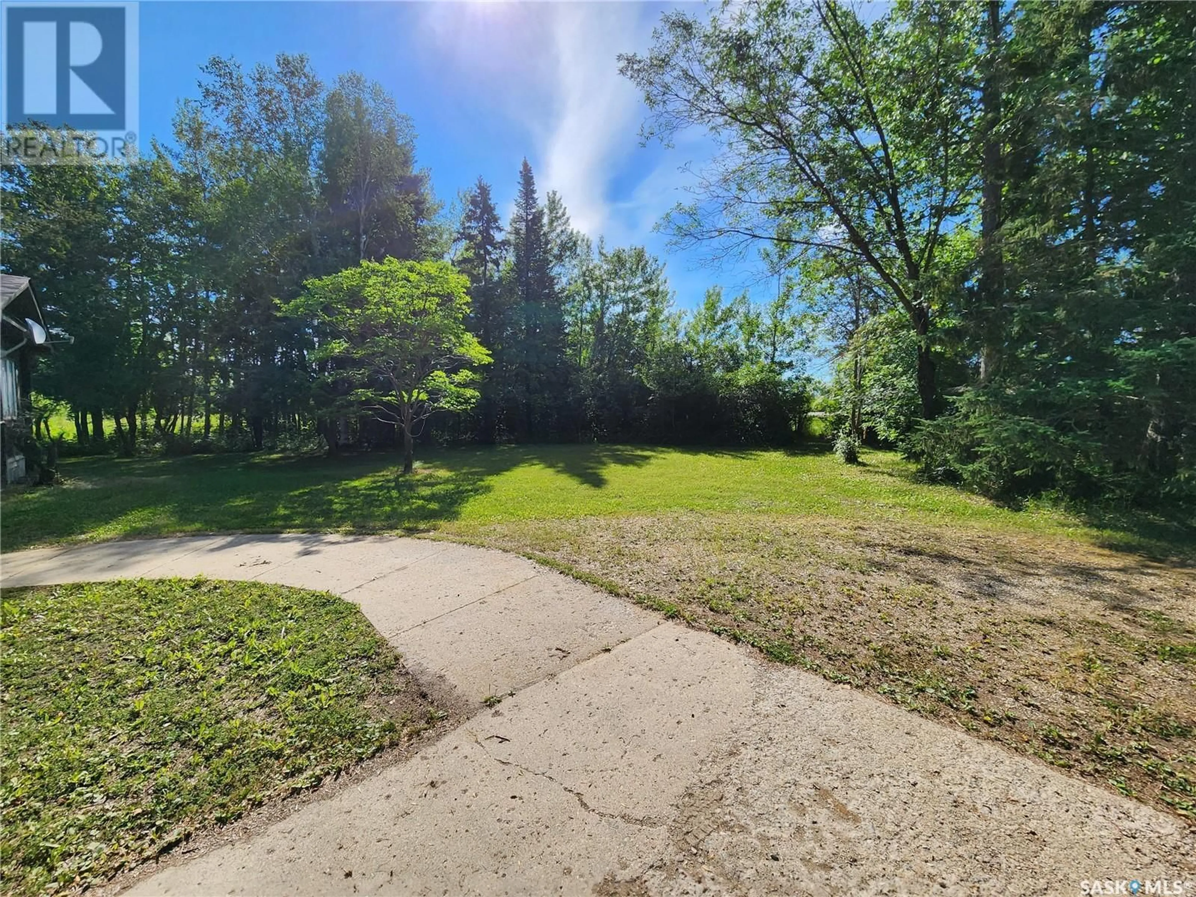 A pic from exterior of the house or condo, the street view for Holinaty Acreage, Porcupine Rm No. 395 Saskatchewan S0E1H0