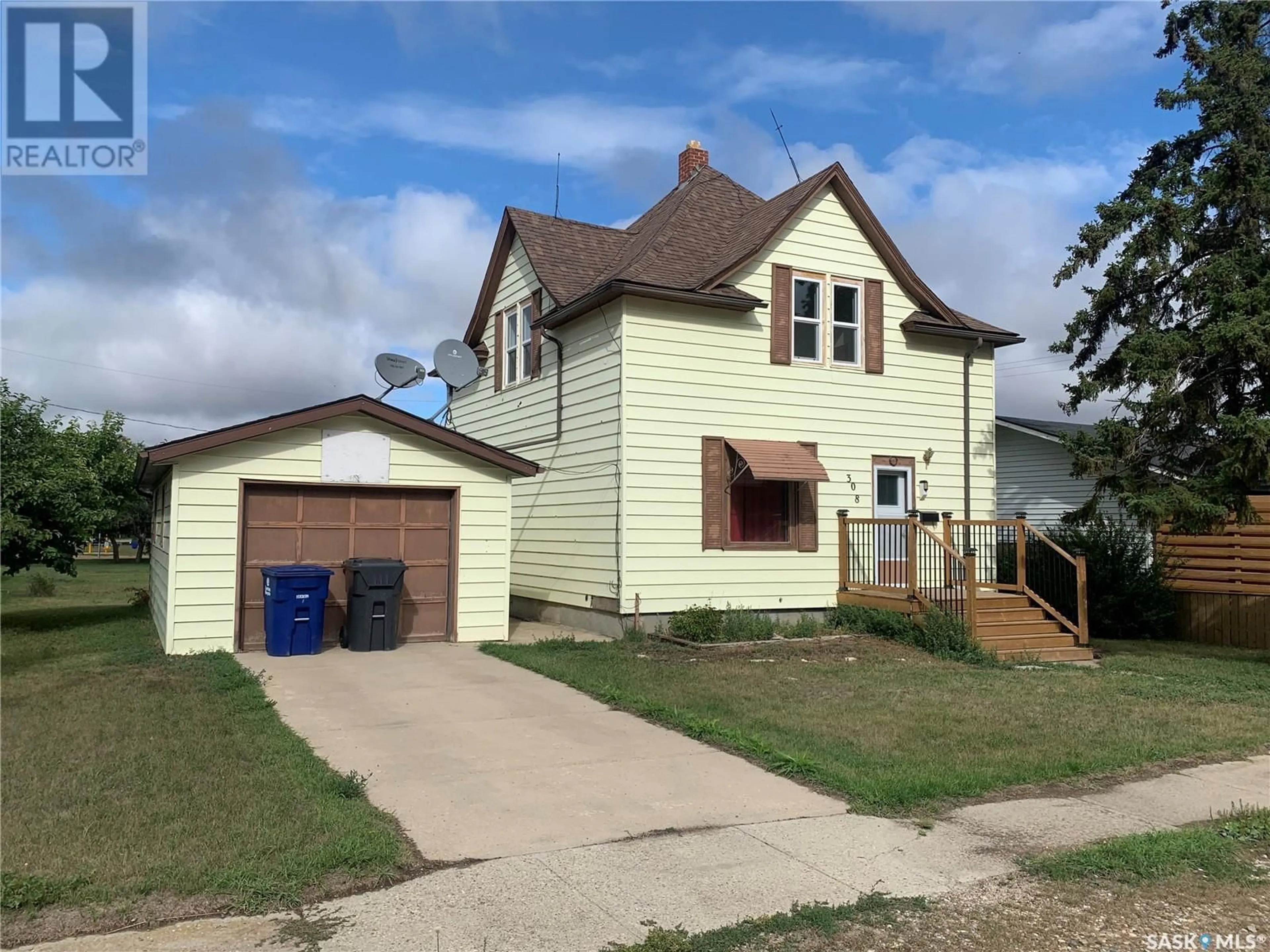 Frontside or backside of a home for 308 3rd AVENUE, Allan Saskatchewan S0K0C0