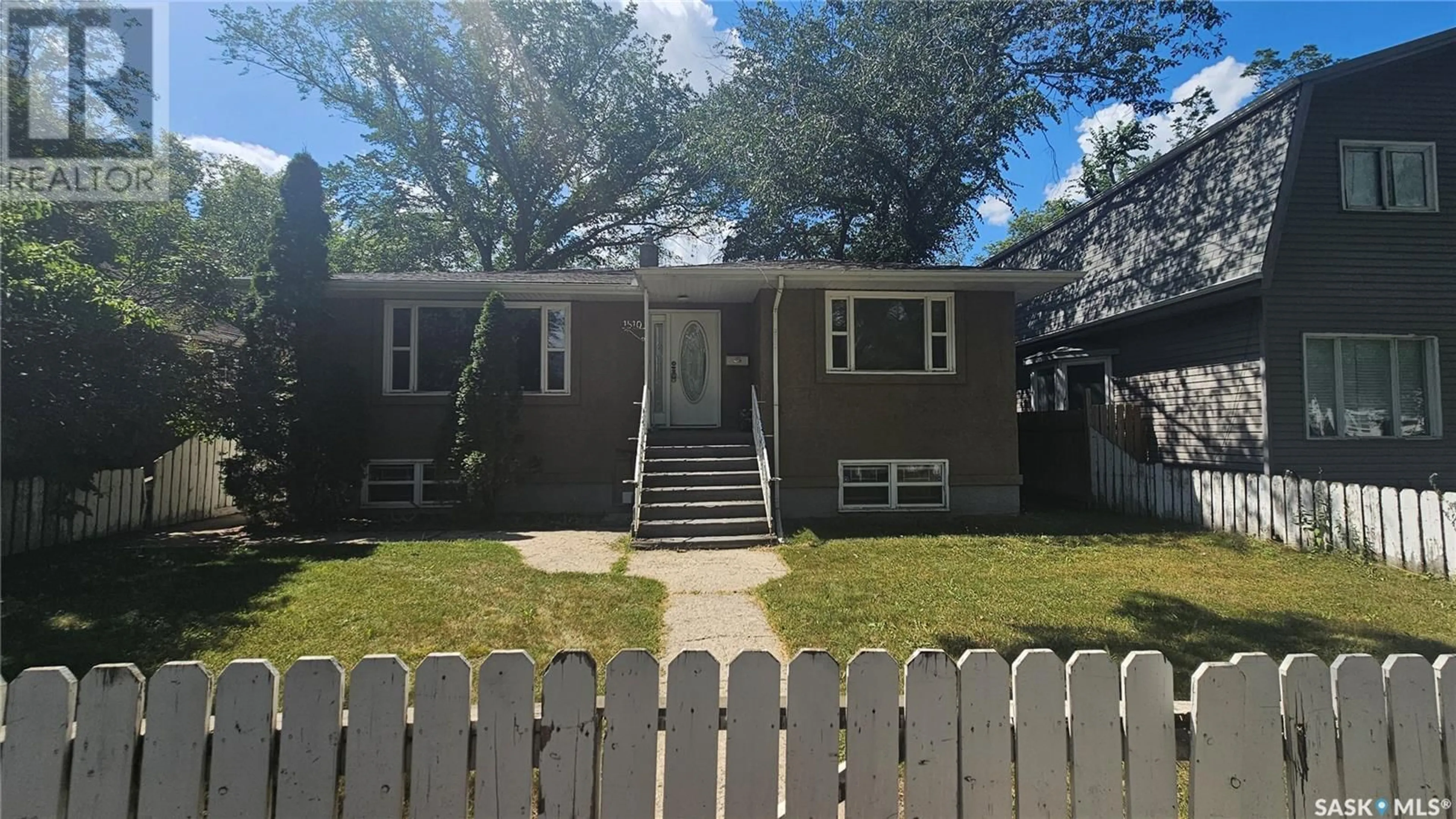 Outside view for 1510 Lorne AVENUE, Saskatoon Saskatchewan S7H1Y1