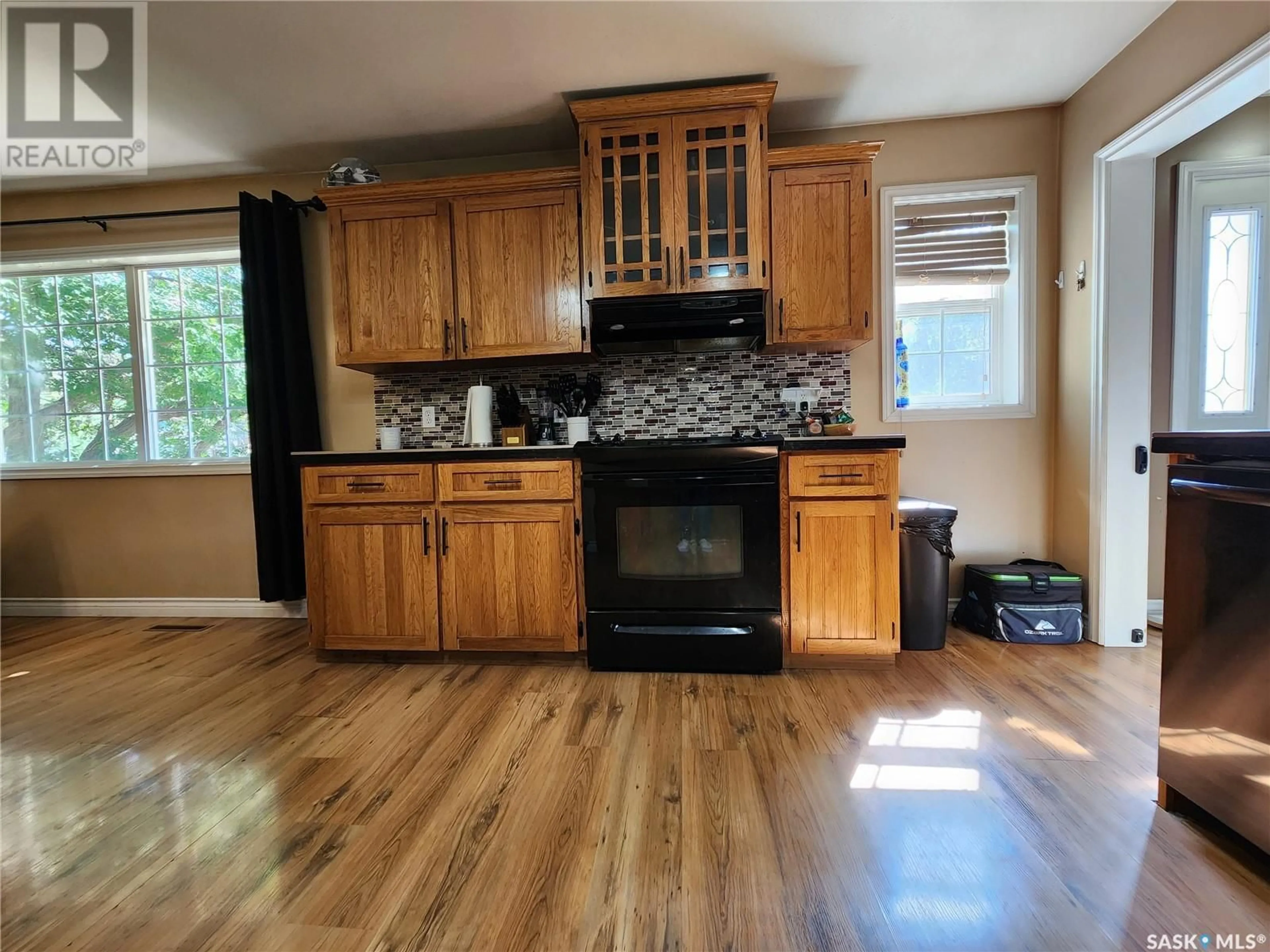 Standard kitchen for 441 5th STREET, Weyburn Saskatchewan S4H0Z7