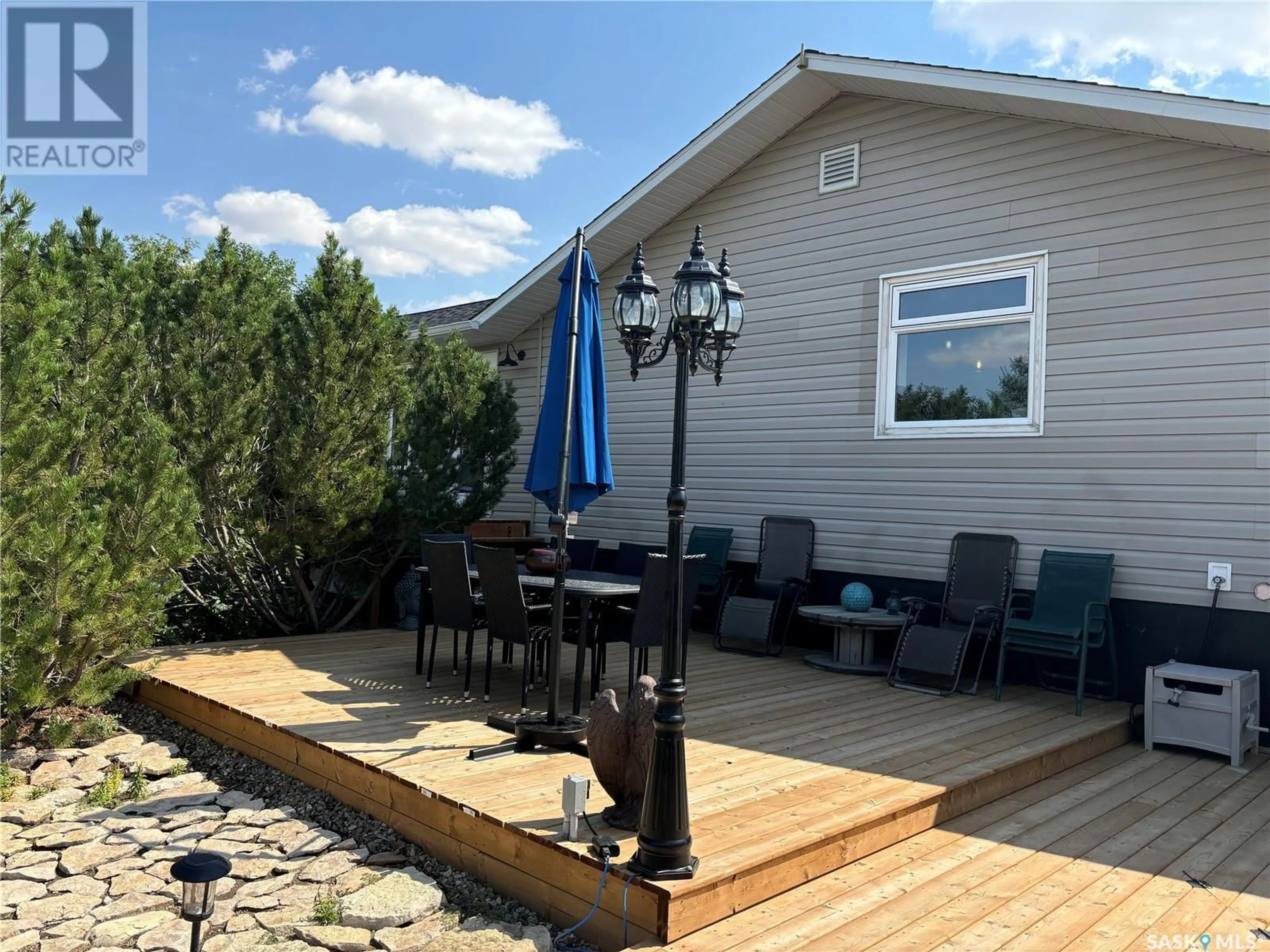 Patio for Metz Acreage, Fox Valley Rm No. 171 Saskatchewan S0N0V0