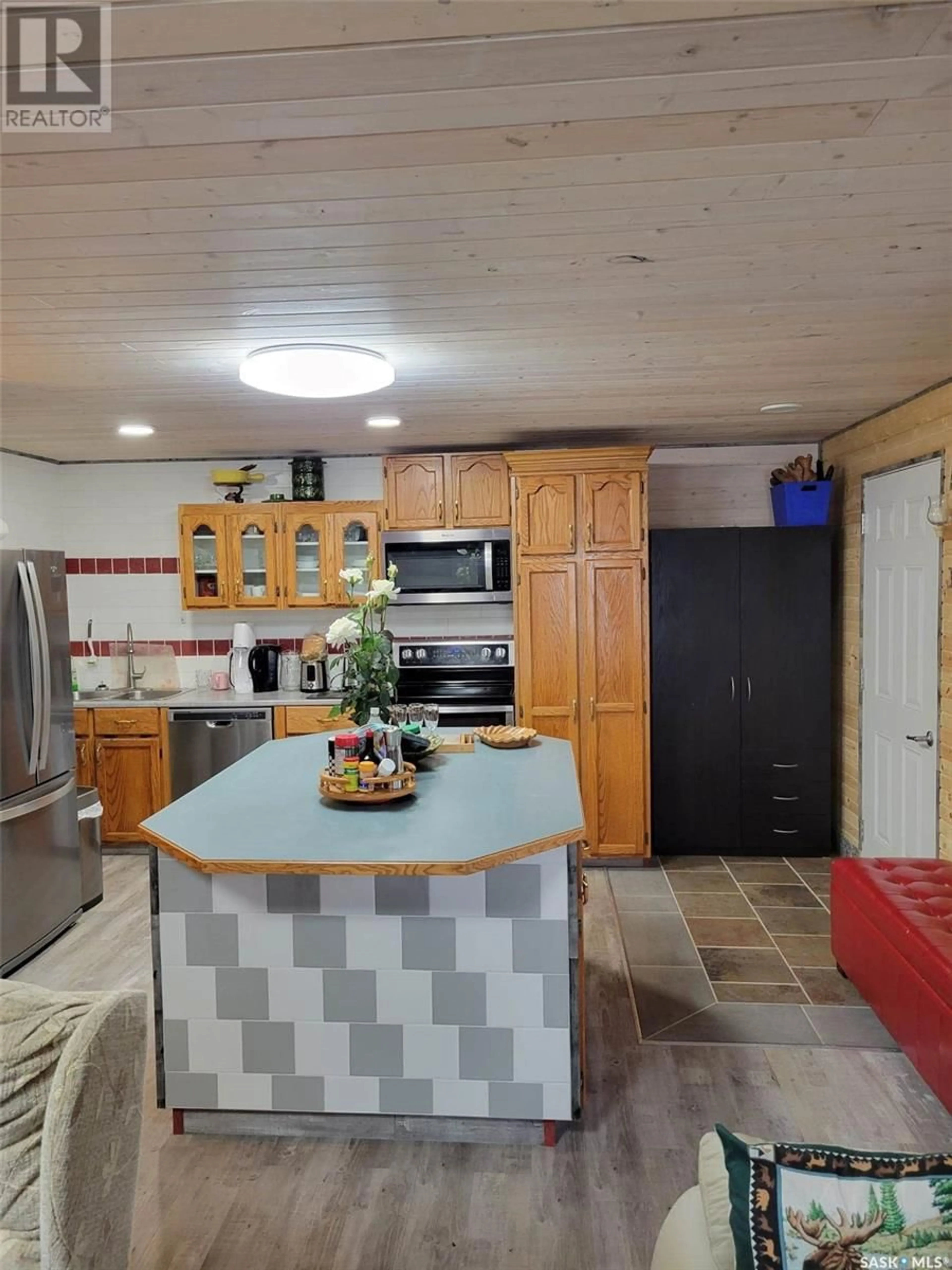 Kitchen for 505 2nd AVENUE N, Loon Lake Saskatchewan S0M1L0