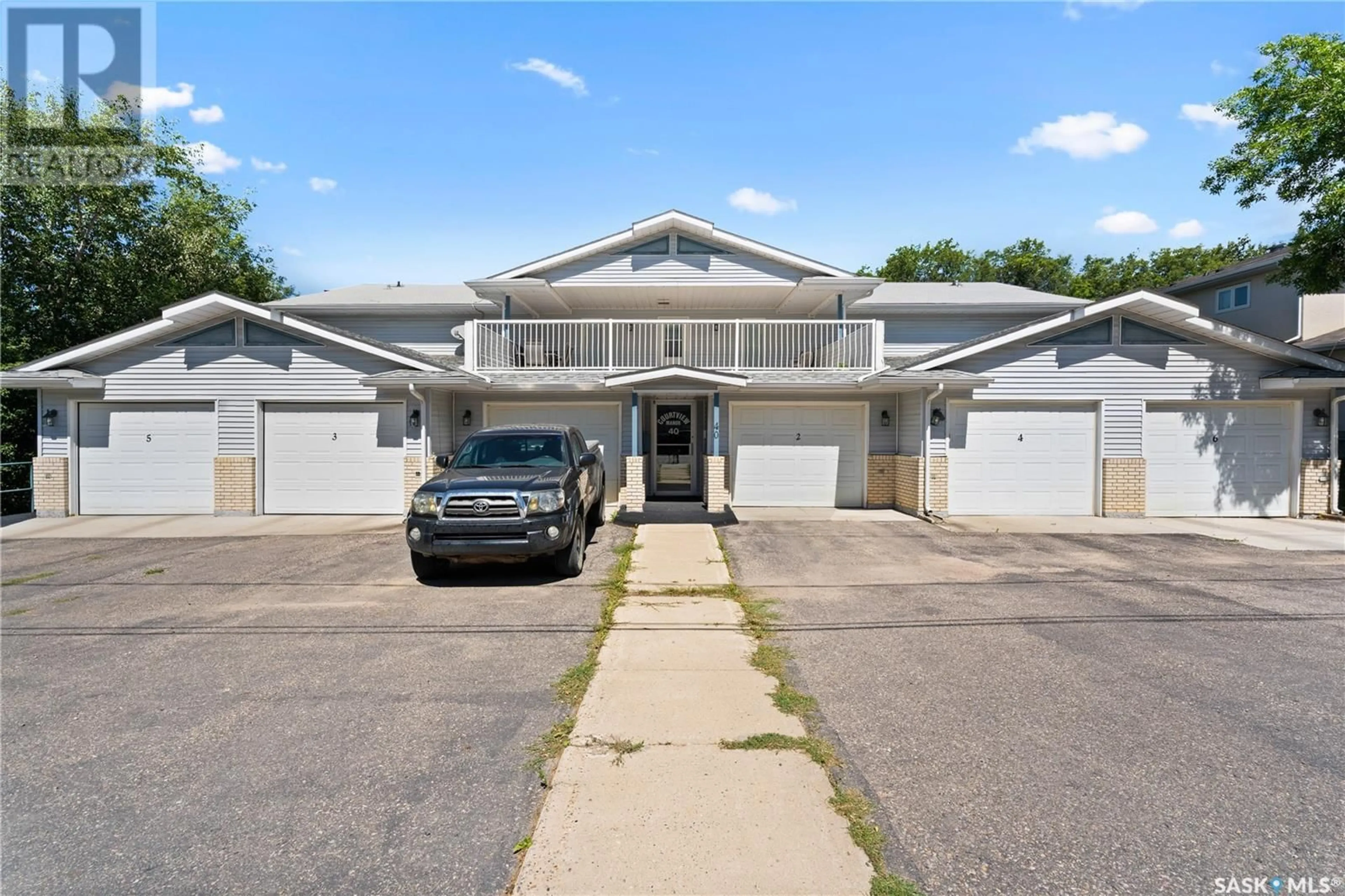 Indoor garage for 40 - 4 18TH STREET, Prince Albert Saskatchewan S6V3Z7