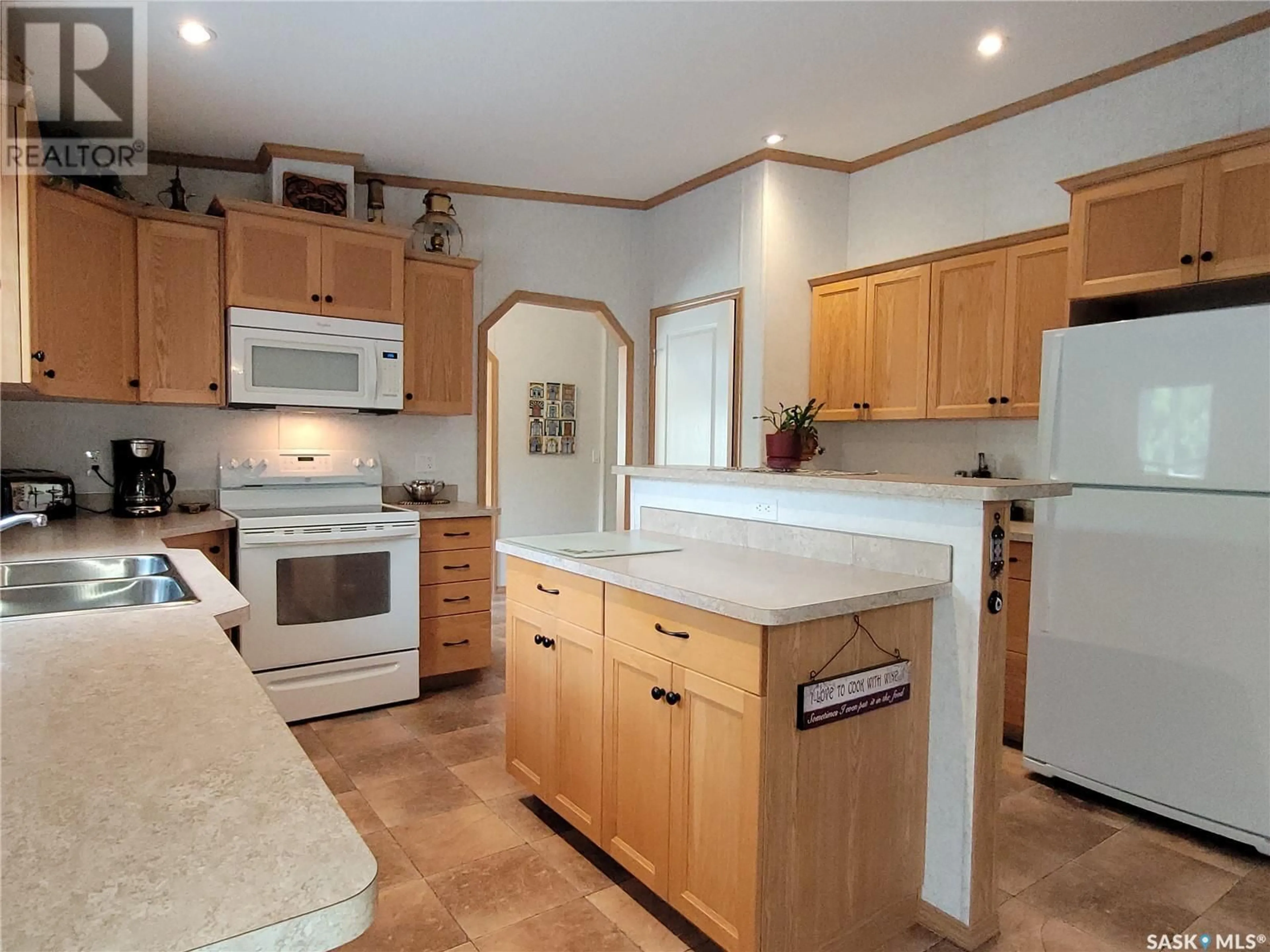 Kitchen for 621 2nd AVENUE, Kinley Saskatchewan S0K2E0