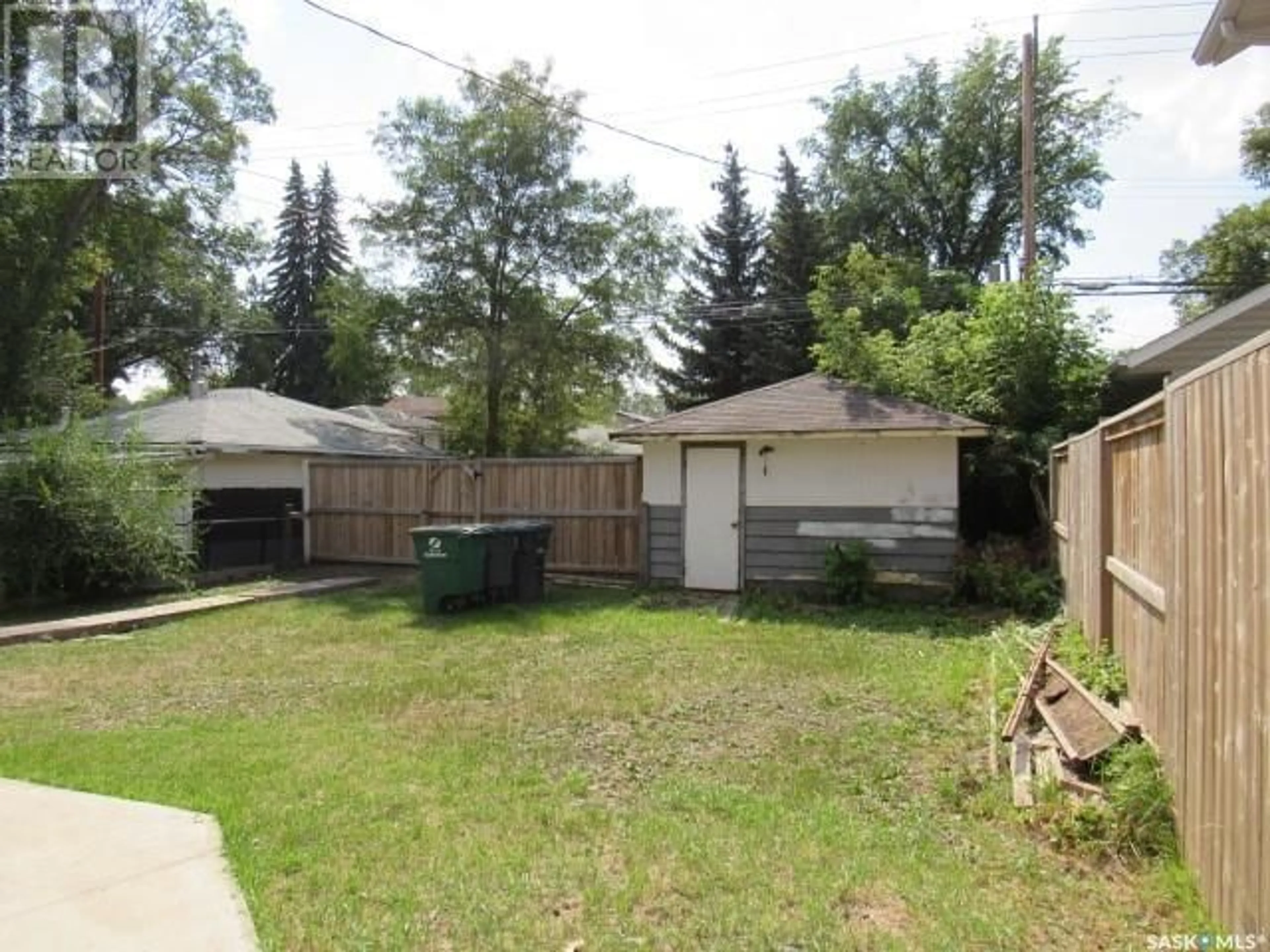 Shed for 1811 20th STREET W, Saskatoon Saskatchewan S7M1A1