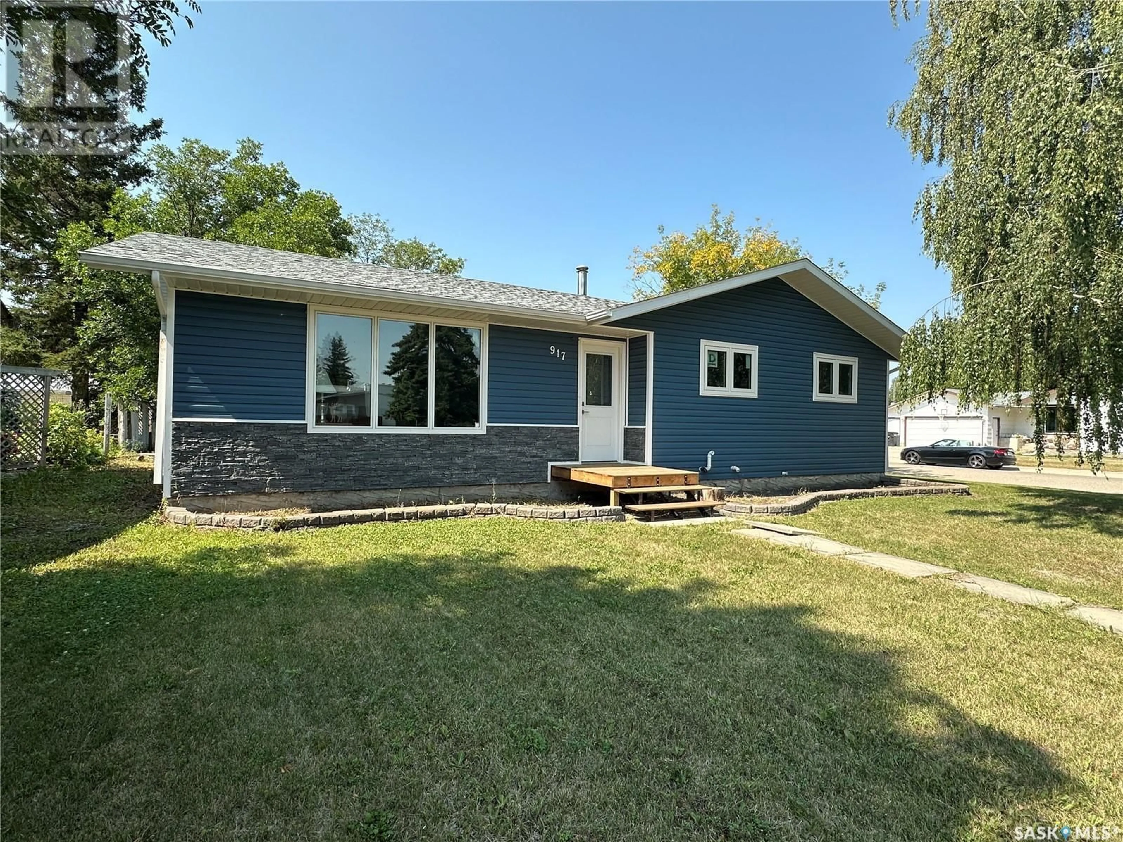 Frontside or backside of a home for 917 16th STREET, Humboldt Saskatchewan S0K2A0