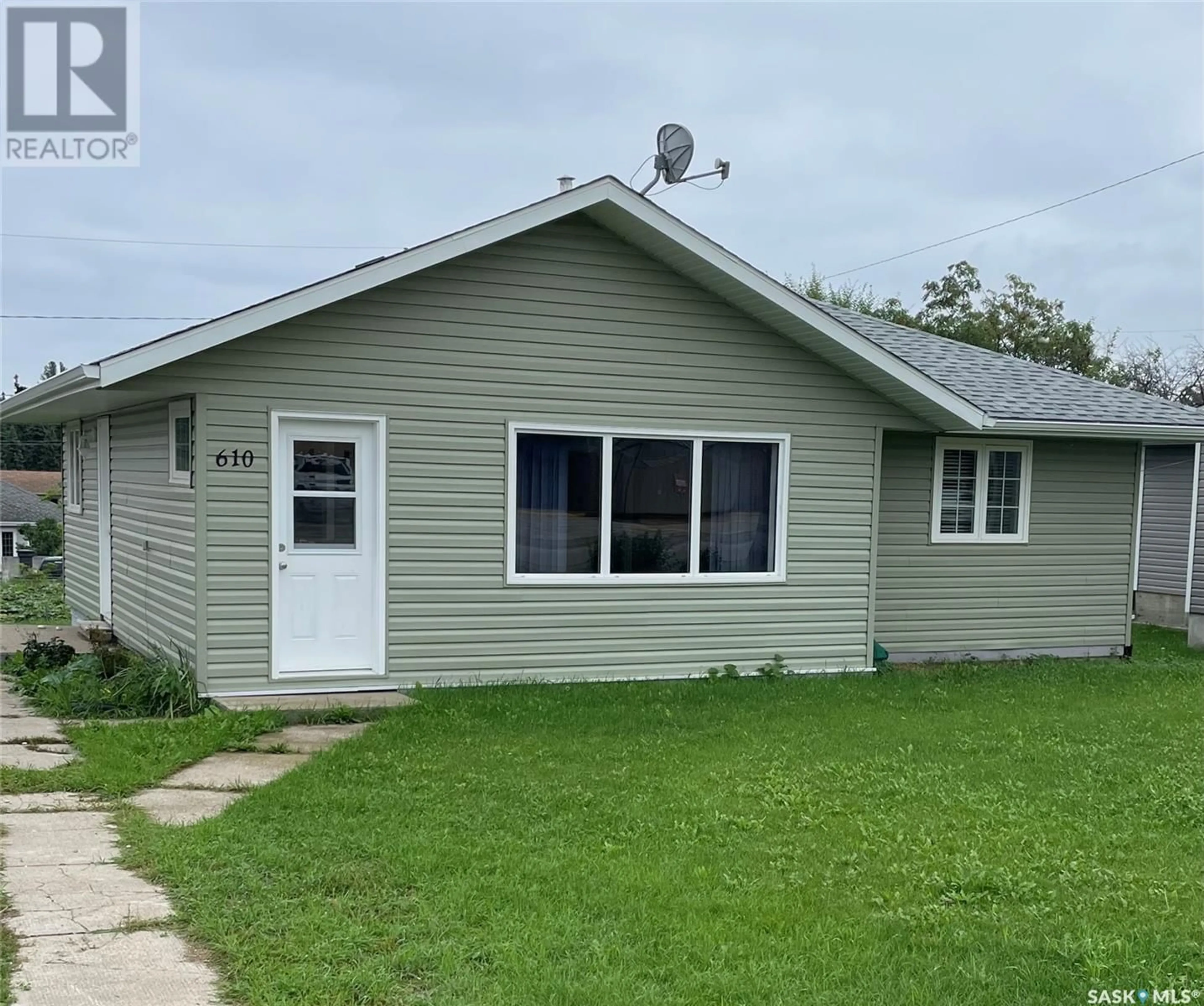 Frontside or backside of a home for 610 Albert STREET, Hudson Bay Saskatchewan S0E0Y0