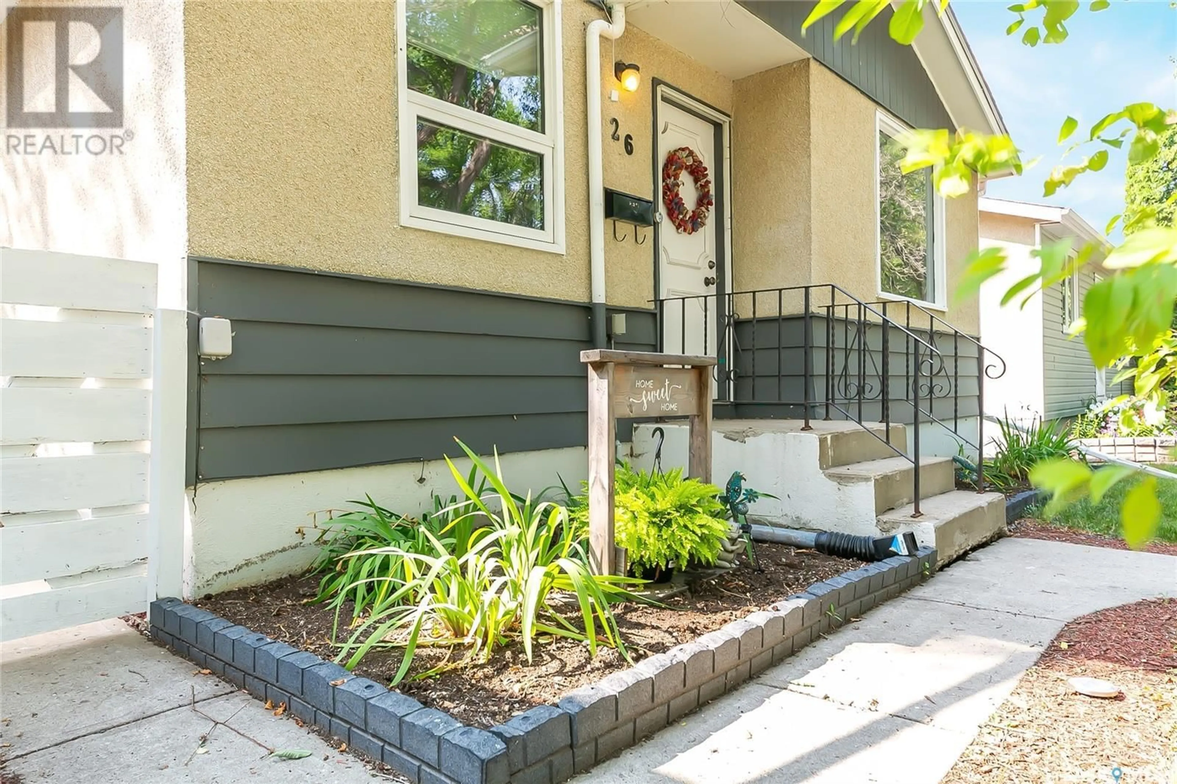 Indoor entryway for 26 Marshall CRESCENT, Regina Saskatchewan S4R4Y7