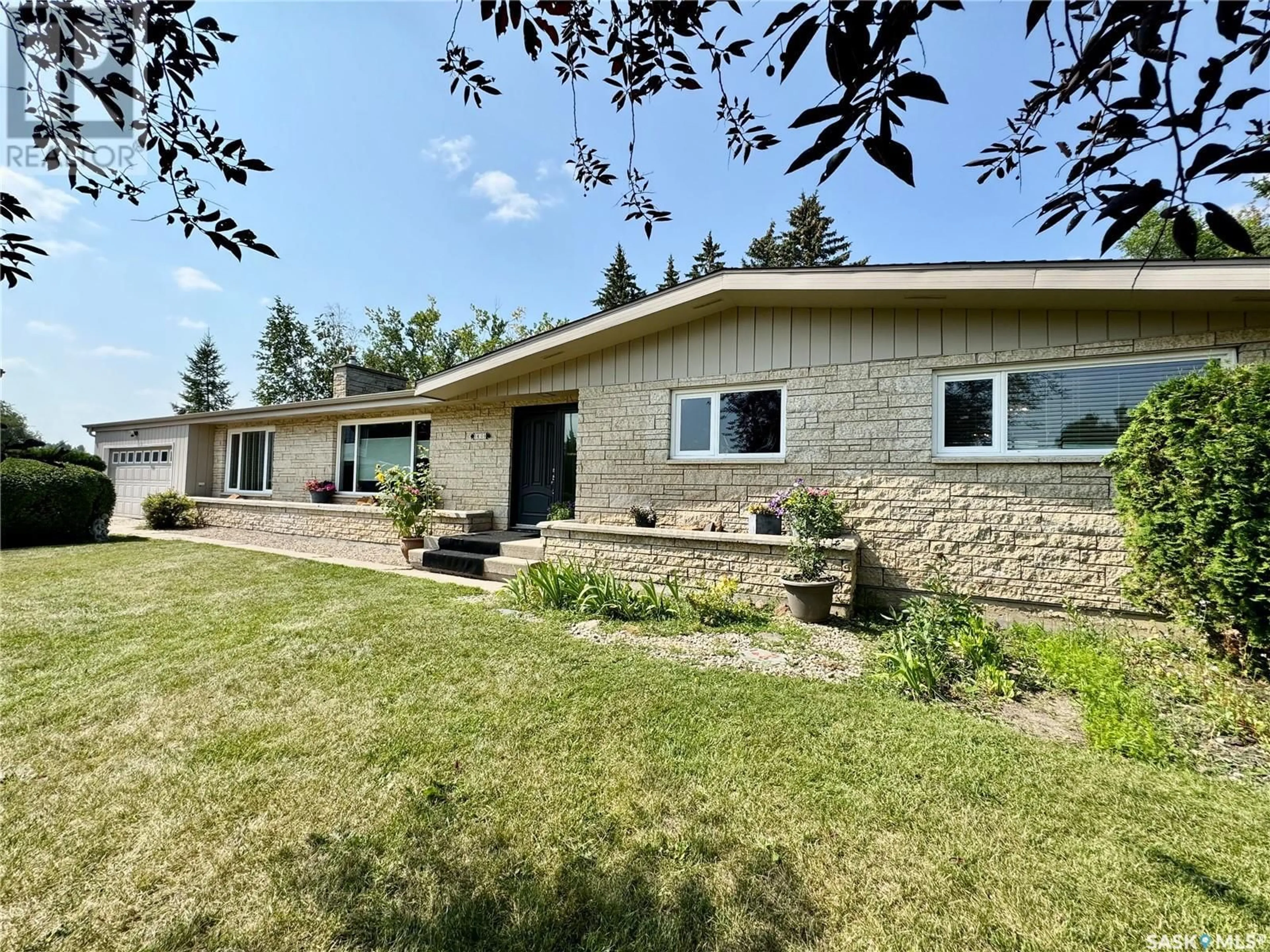 Outside view for 40 Driftwood CRESCENT, Yorkton Saskatchewan S3N2P8