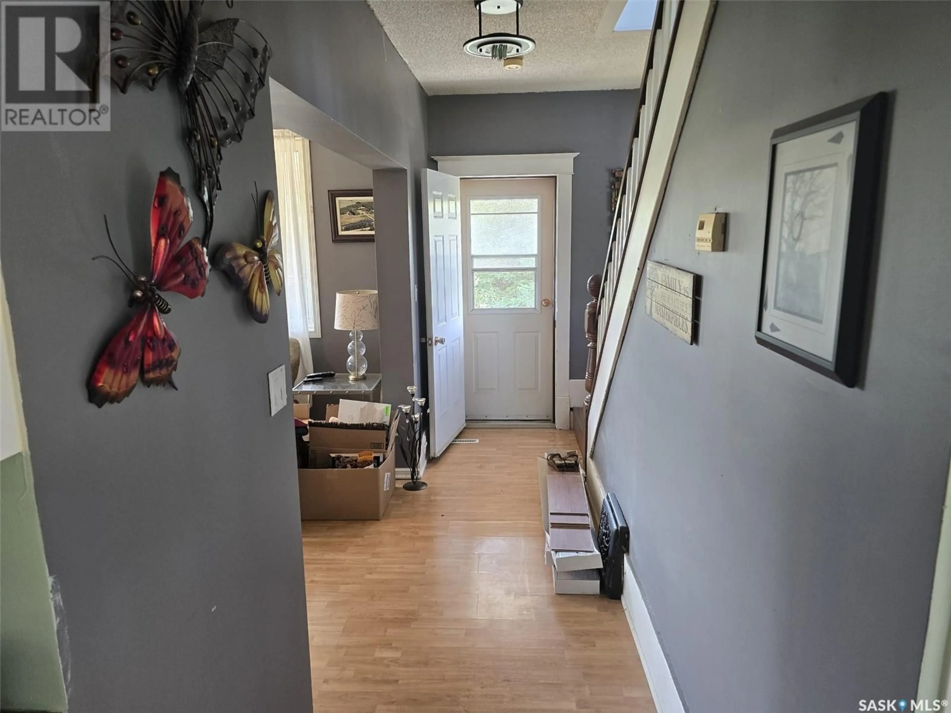 Indoor entryway, wood floors for Eskra Acreage, Elfros Rm No. 307 Saskatchewan S0A4T0