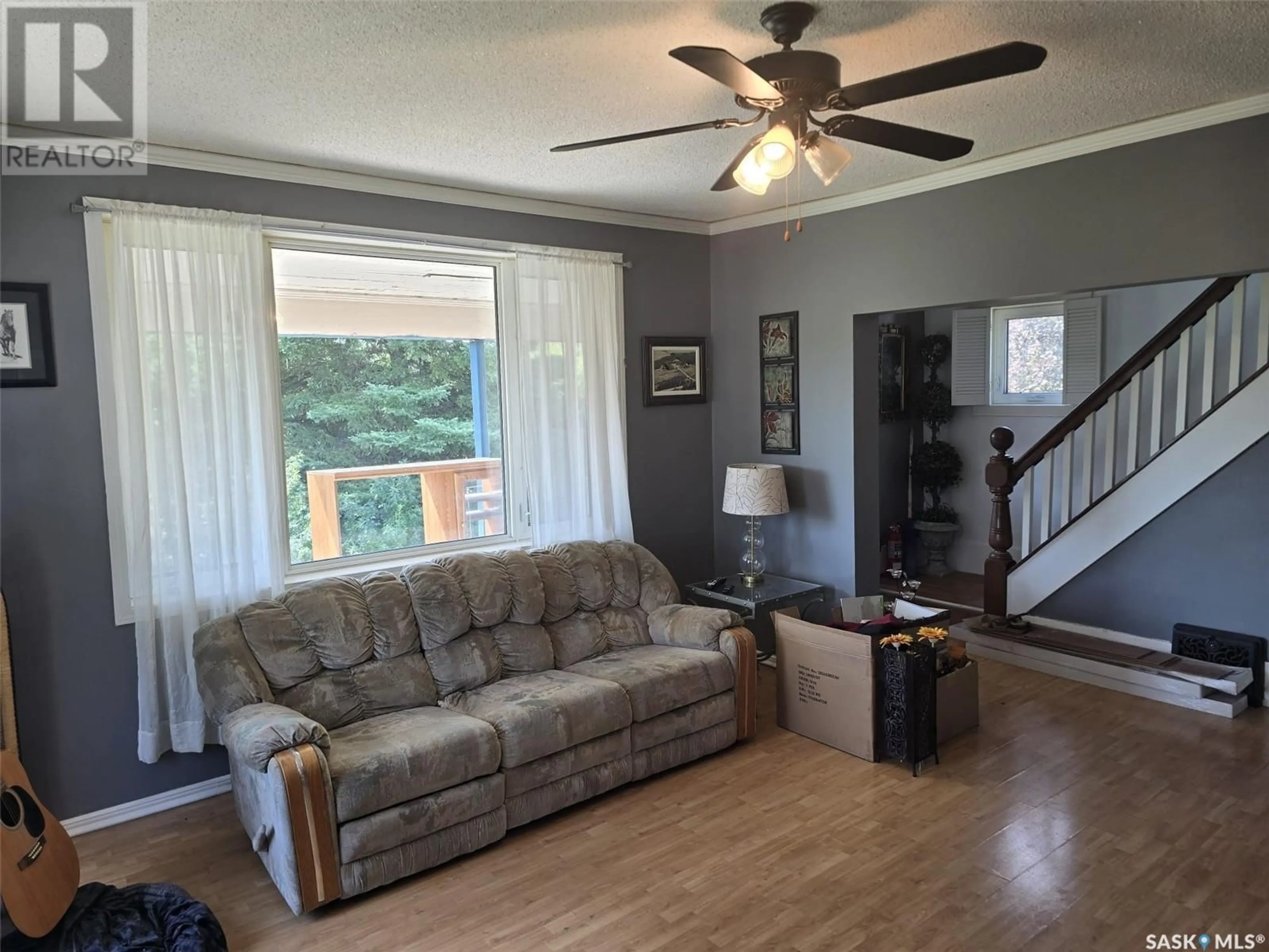 Living room, wood floors for Eskra Acreage, Elfros Rm No. 307 Saskatchewan S0A4T0