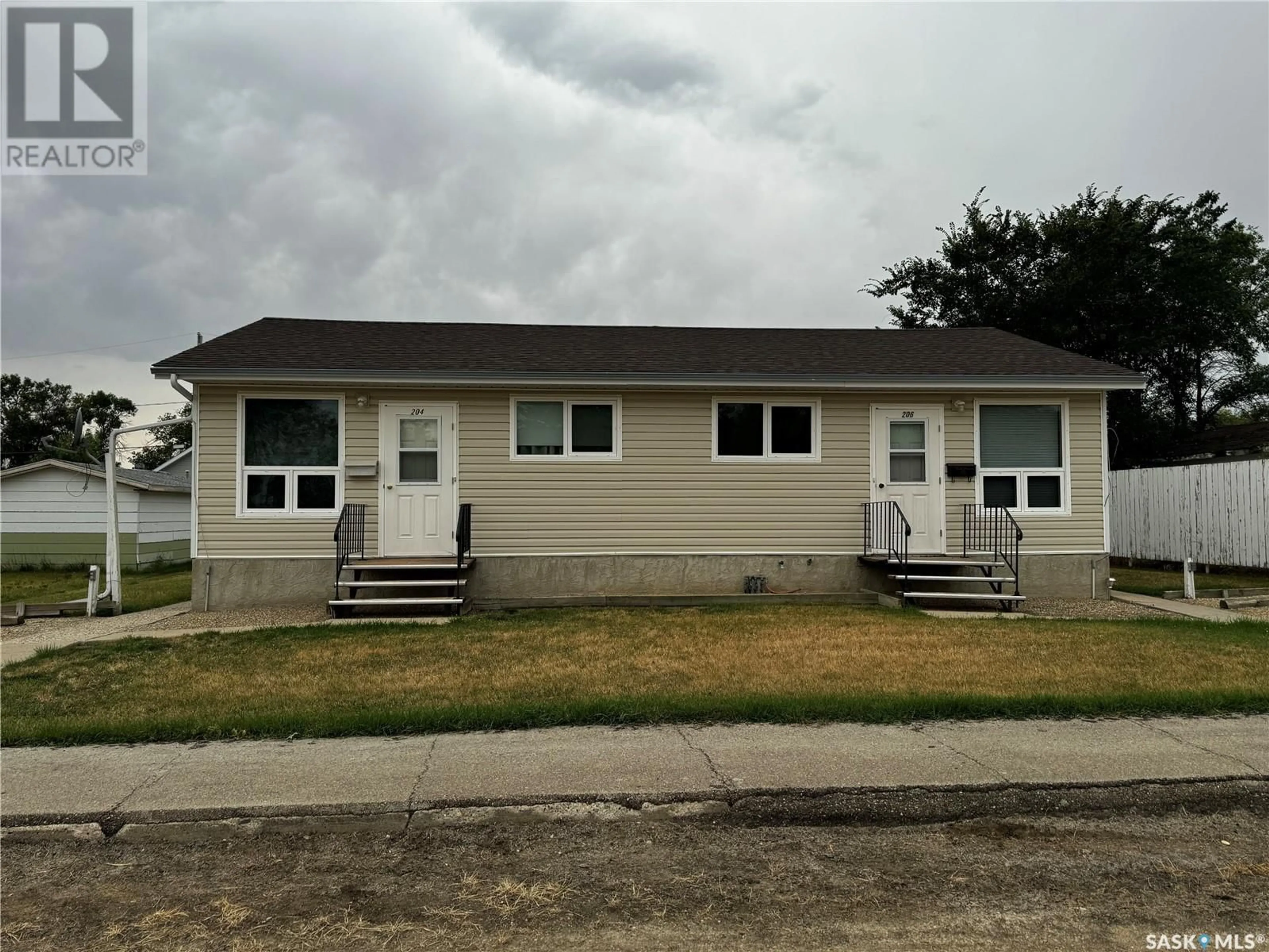 A pic from exterior of the house or condo for 204 - 206 Main STREET, Limerick Saskatchewan S0H2P0