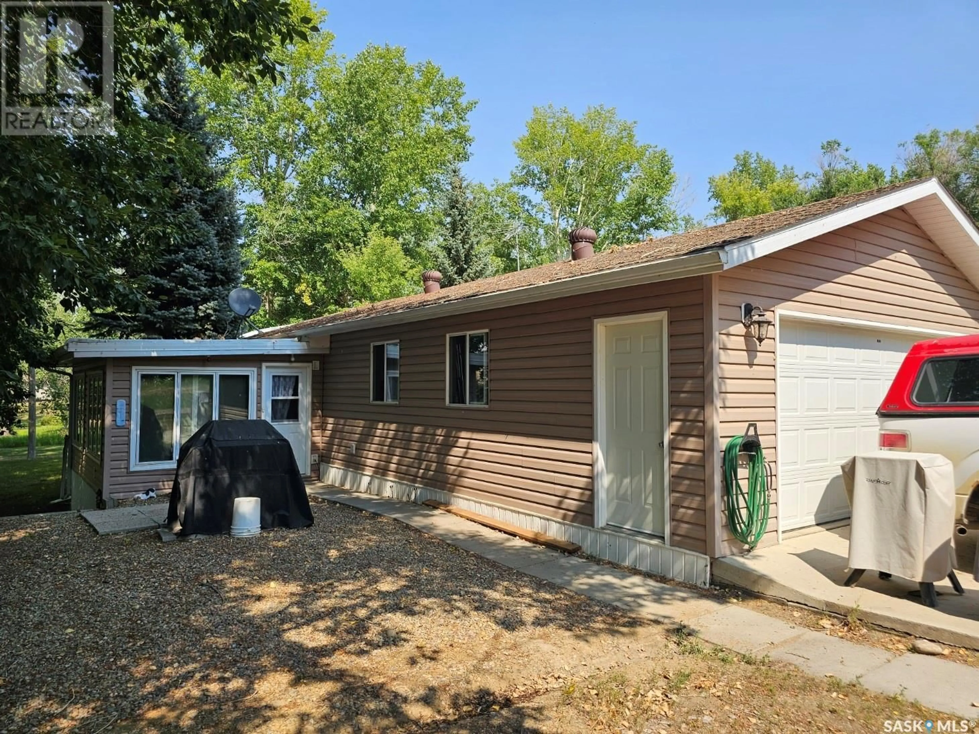 Frontside or backside of a home for #10 Carefree Park, Bone Creek Rm No. 108 Saskatchewan S0N2N0