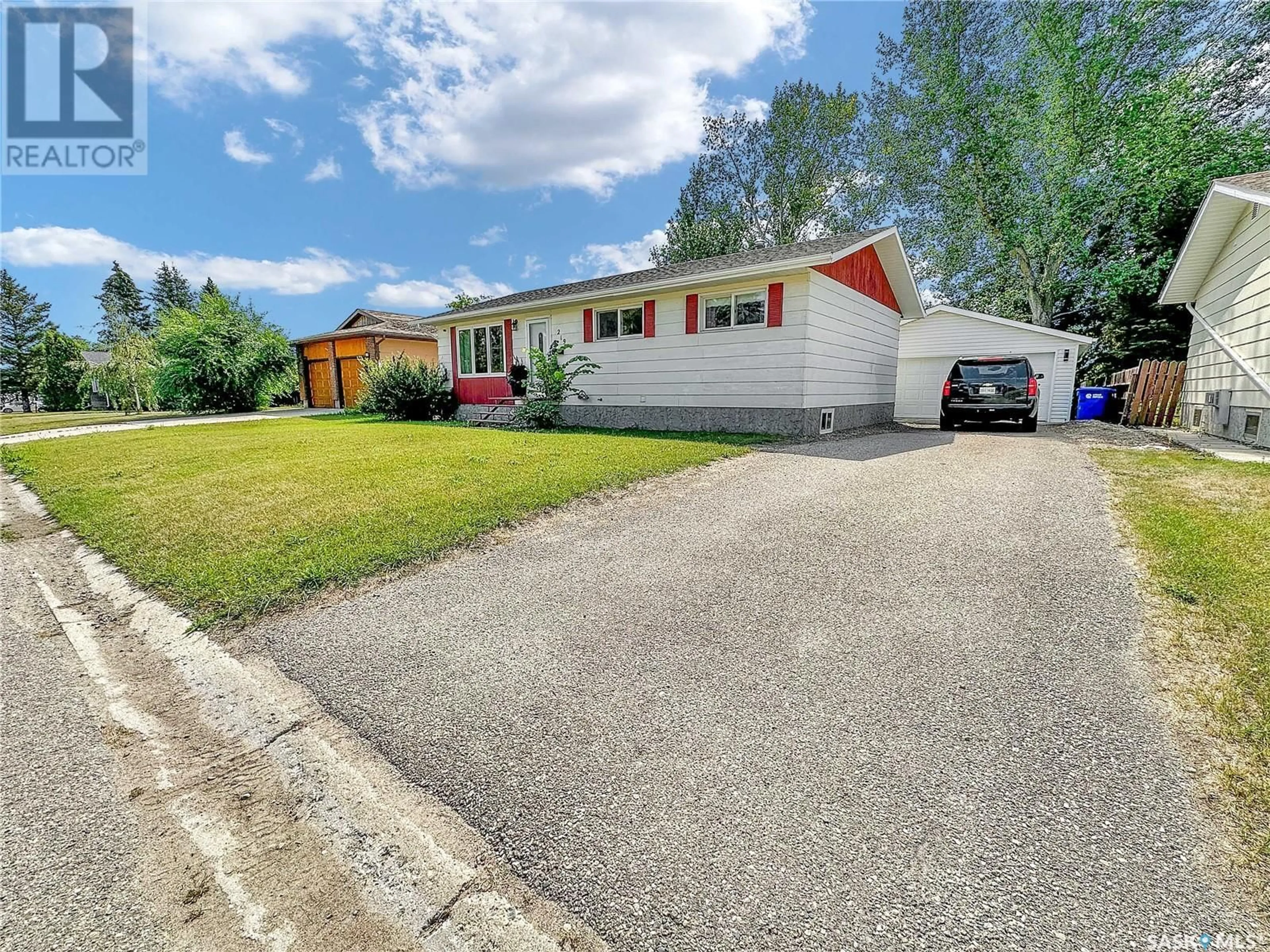 A pic from outside/outdoor area/front of a property/back of a property/a pic from drone, street for 219 4TH AVENUE, Whitewood Saskatchewan S0G5C0