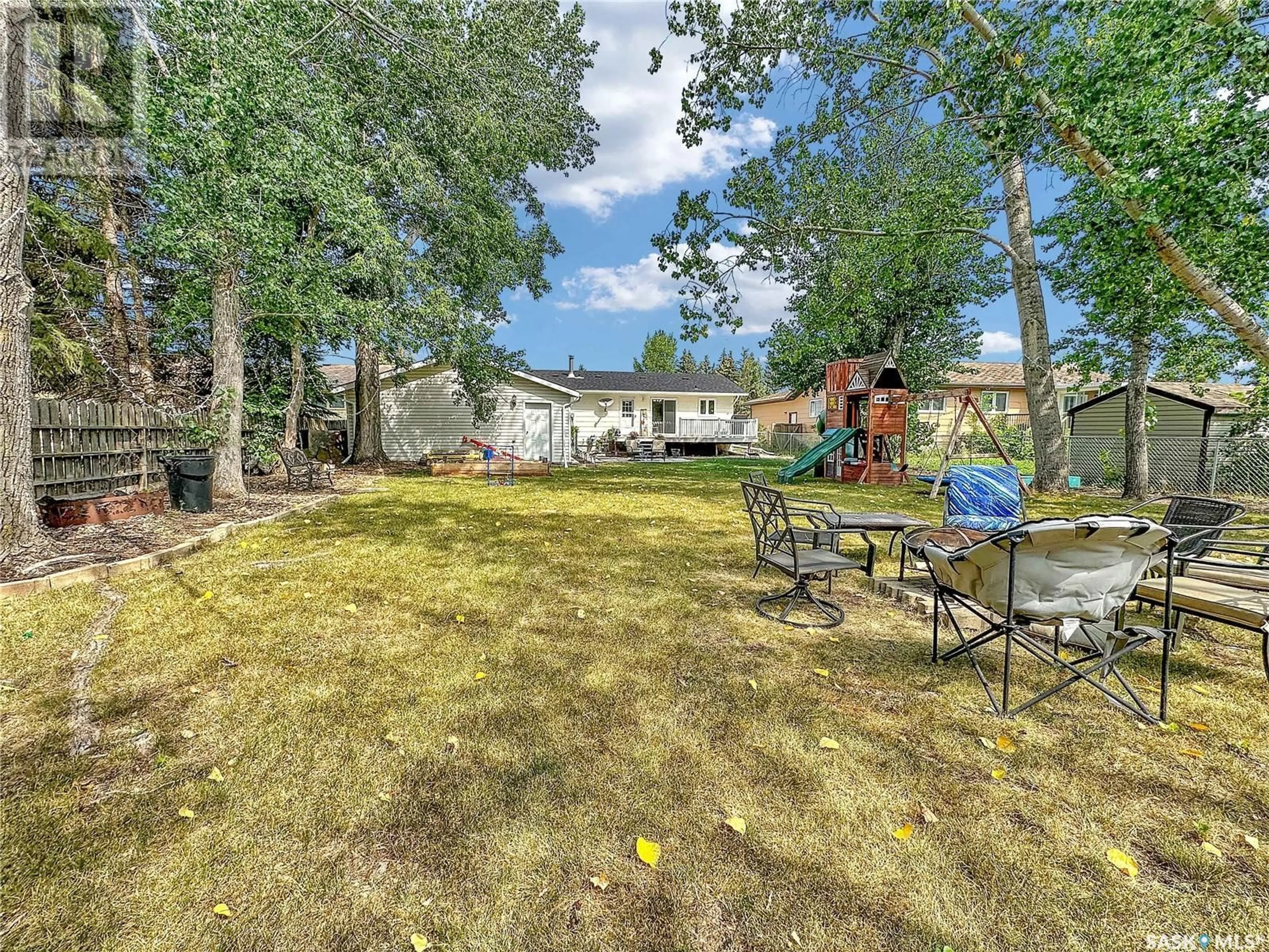 A pic from outside/outdoor area/front of a property/back of a property/a pic from drone, unknown for 219 4TH AVENUE, Whitewood Saskatchewan S0G5C0