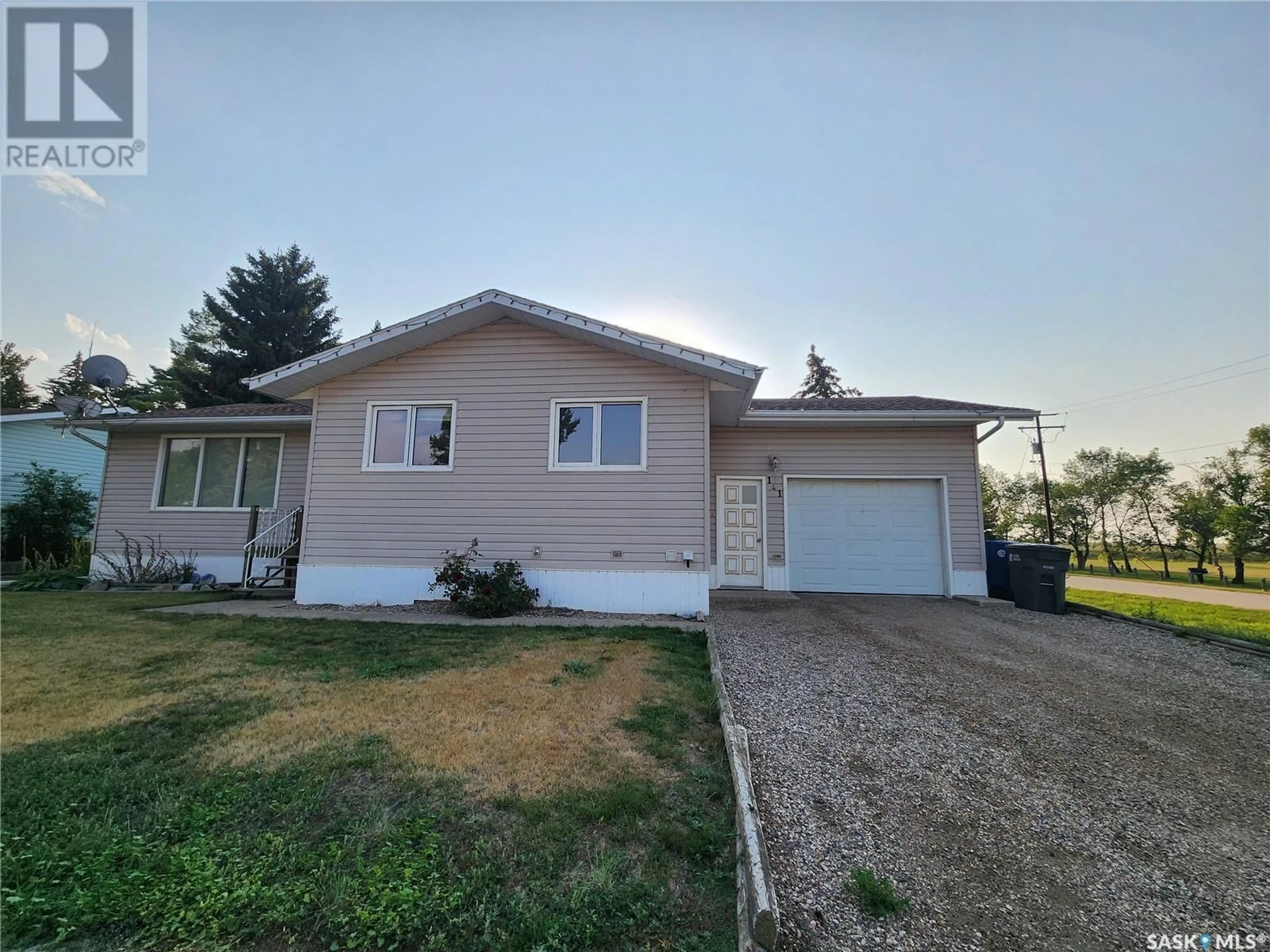 Frontside or backside of a home for 141 2nd STREET W, Glenavon Saskatchewan S0G1Y0