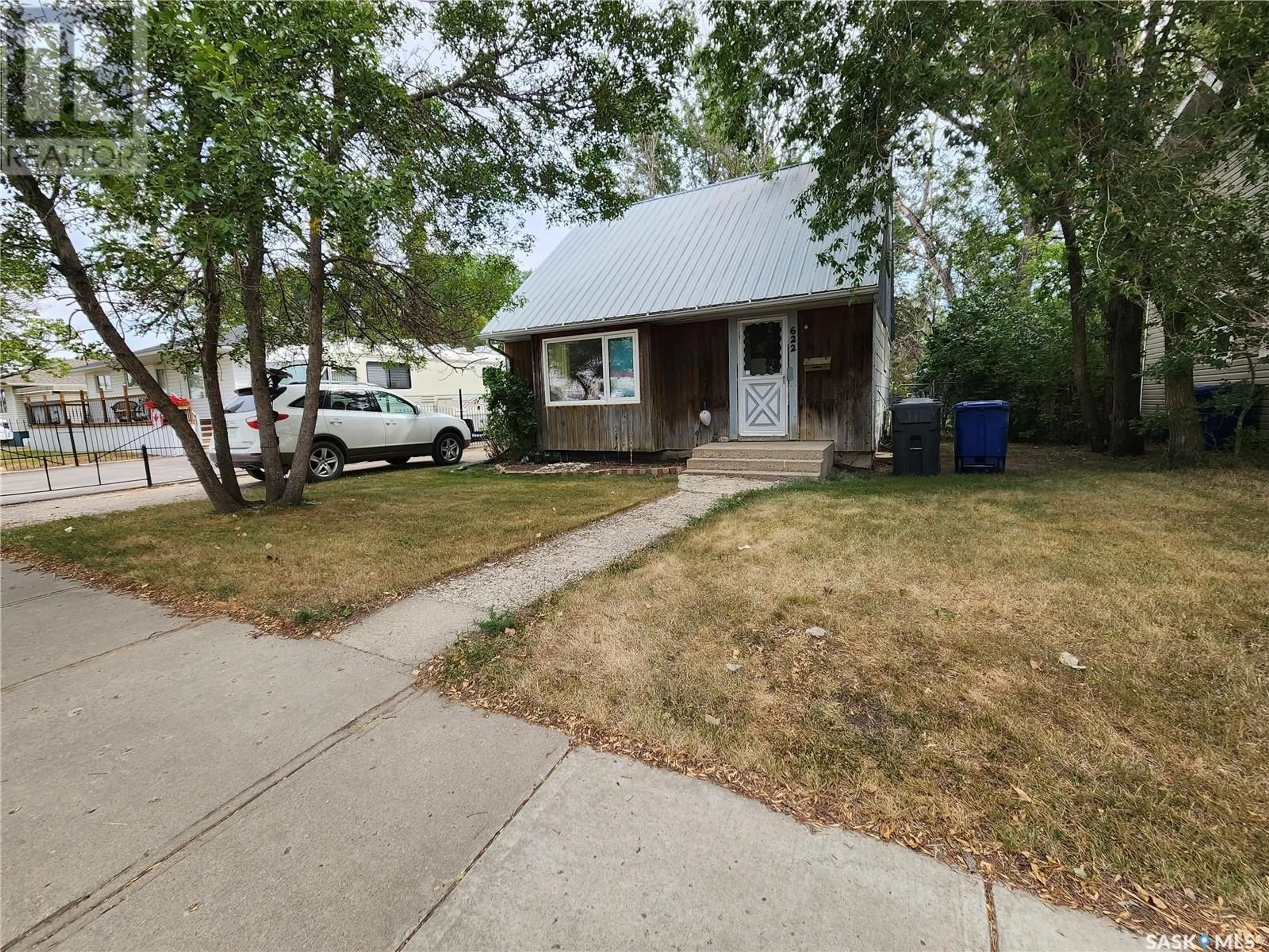 Frontside or backside of a home for 622 KING STREET, Weyburn Saskatchewan S4H0P7