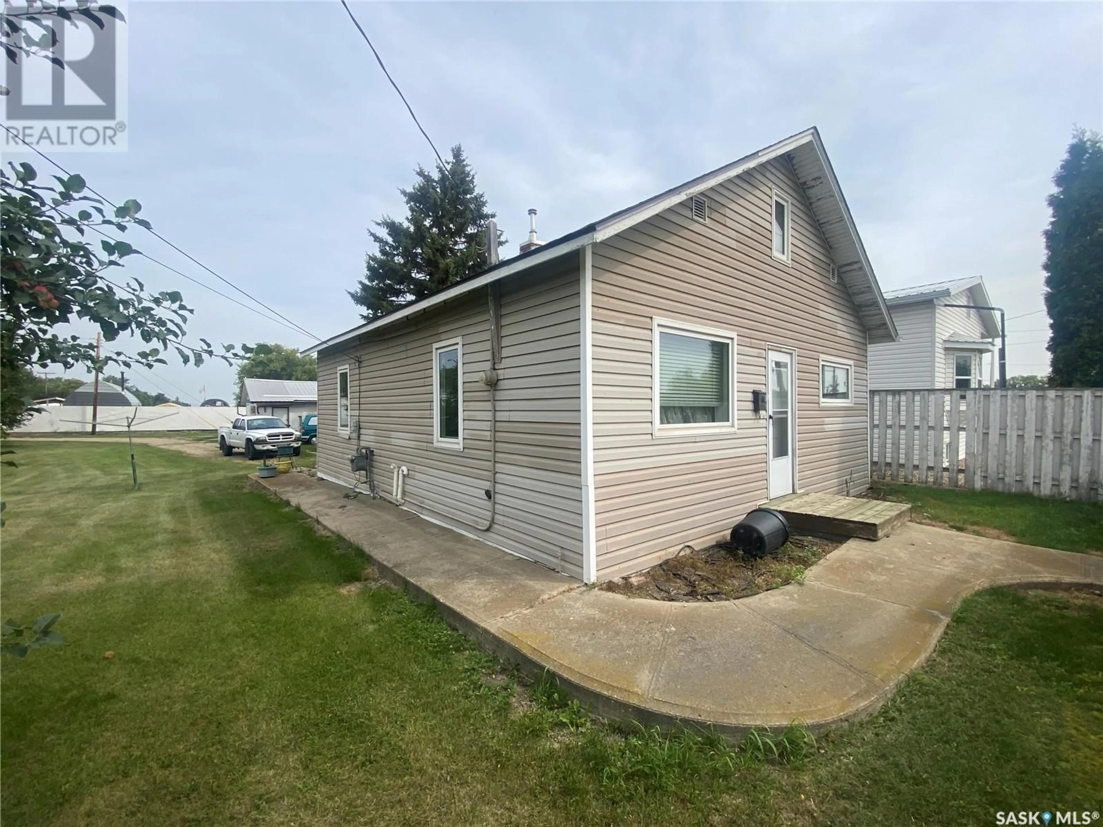 Frontside or backside of a home for 79 Smith STREET W, Yorkton Saskatchewan S3N0J5