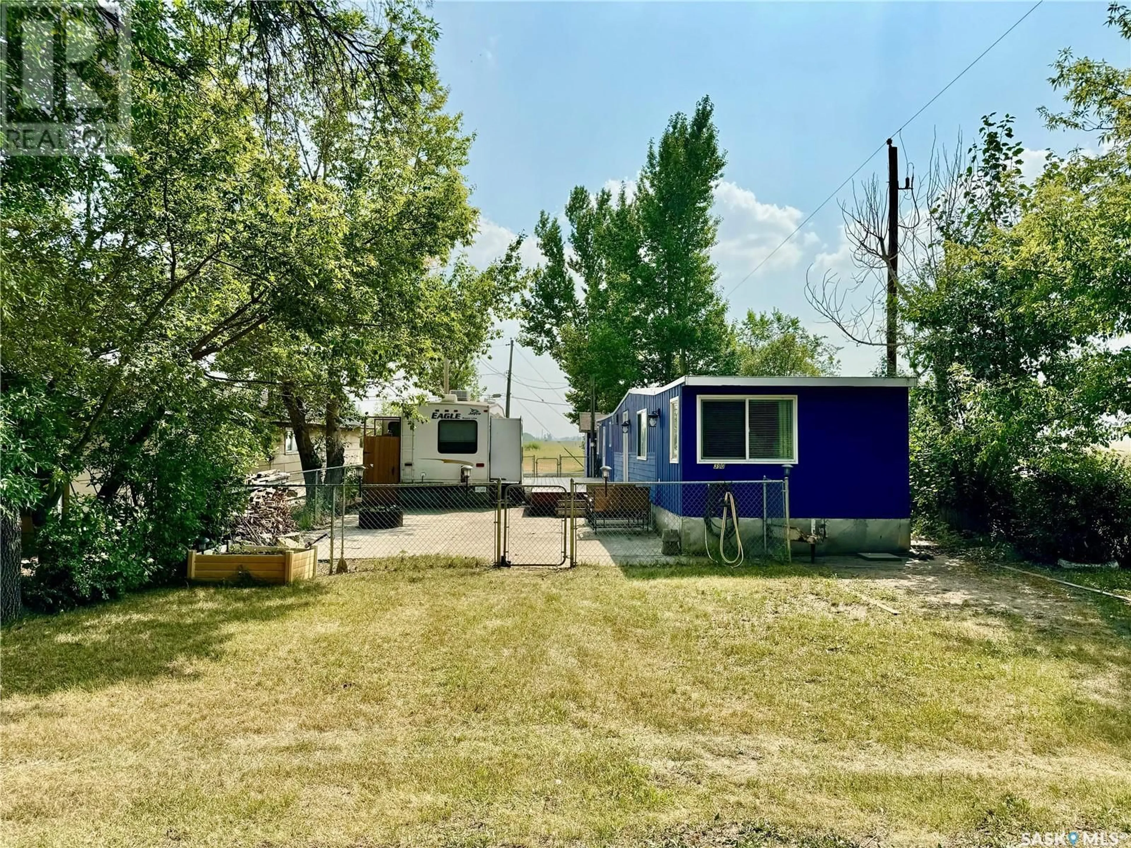 Outside view for 390 Metz AVENUE, Wee Too Beach Saskatchewan S0G1C0